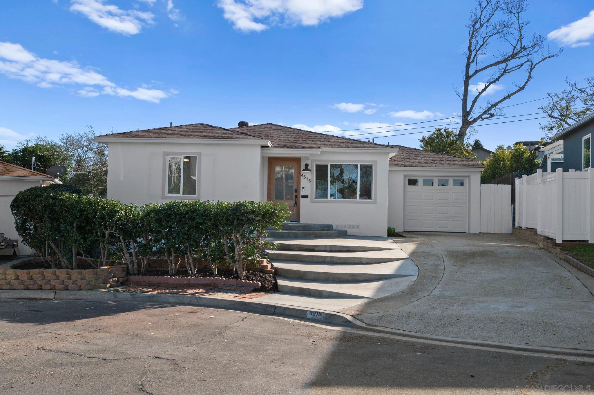 Detail Gallery Image 1 of 1 For 4315  Long Branch Ave, San Diego,  CA 92107 - 3 Beds | 2 Baths