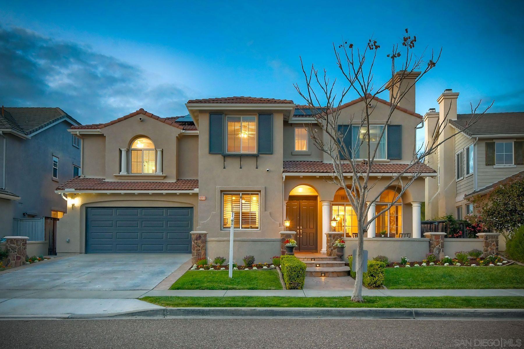 Detail Gallery Image 1 of 1 For 9940  Falcon Bluff St, San Diego,  CA 92127 - 5 Beds | 4/1 Baths