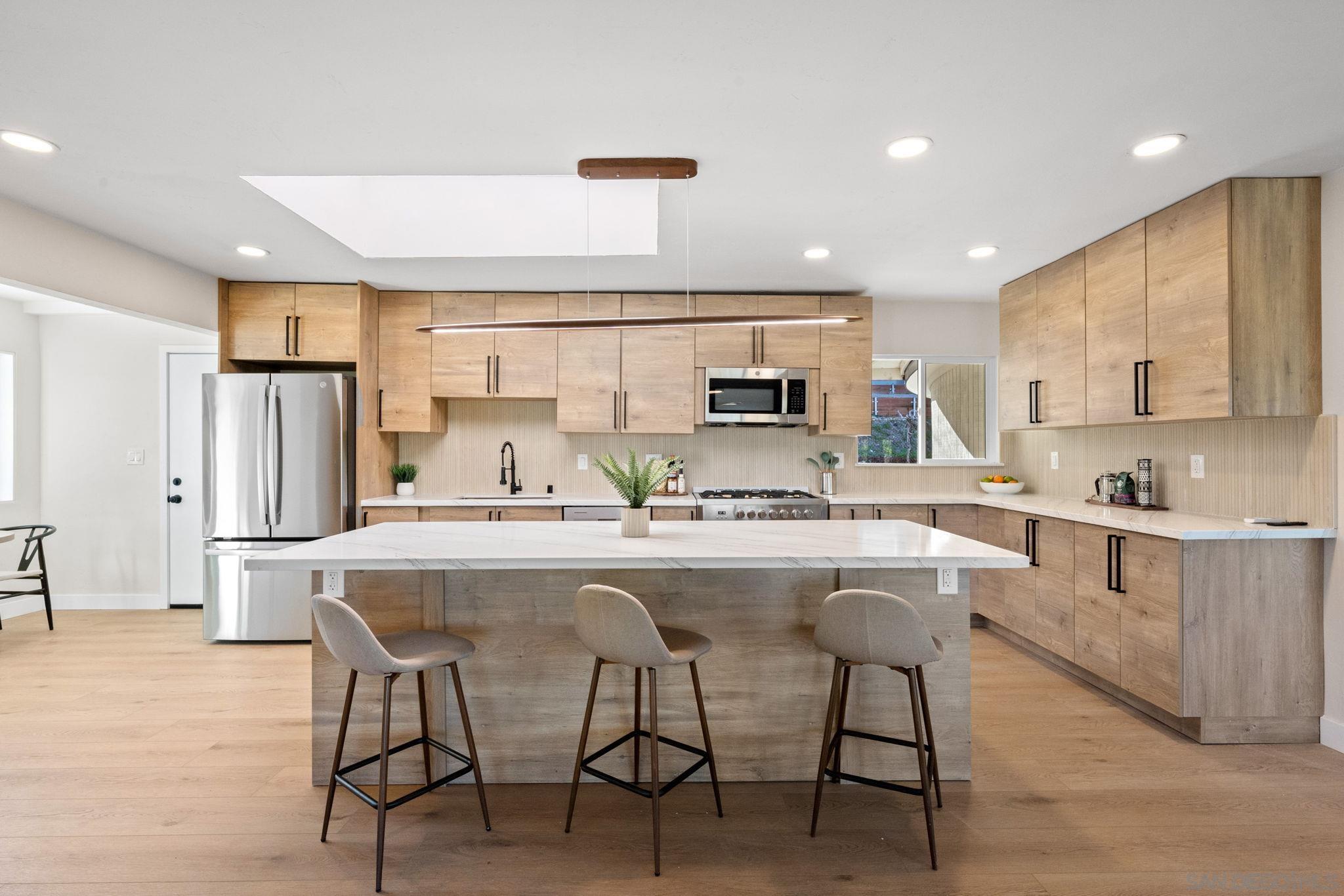 Detail Gallery Image 1 of 1 For 10104  Cristobal Dr, Spring Valley,  CA 91977 - 4 Beds | 3/1 Baths