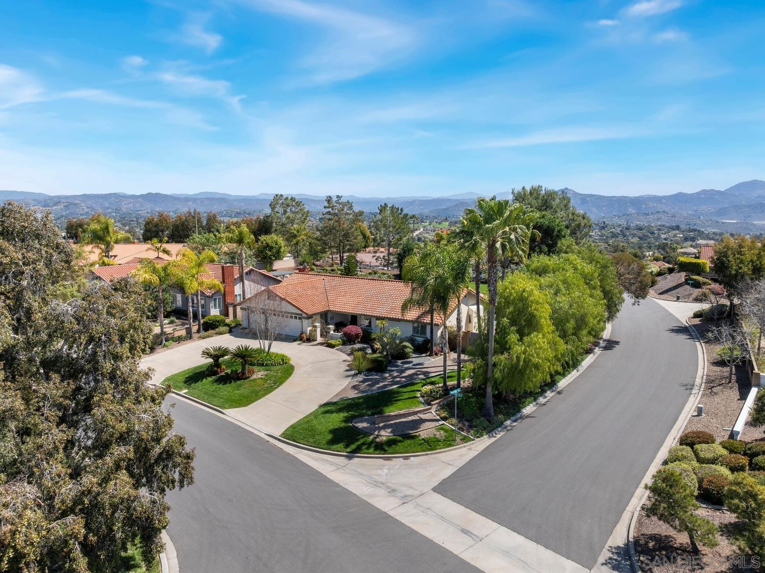 Detail Gallery Image 1 of 1 For 1403  Stoneridge Cir, Escondido,  CA 92029 - 3 Beds | 2 Baths