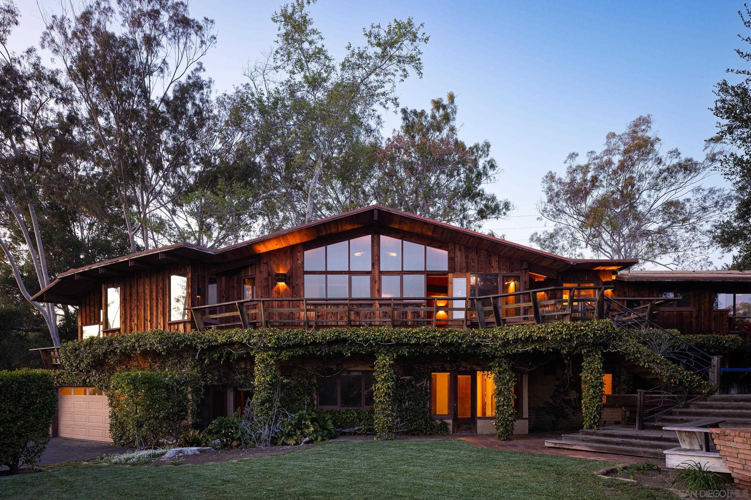 Detail Gallery Image 1 of 1 For 2411  Canyon Road, Escondido,  CA 92025 - 4 Beds | 2/1 Baths