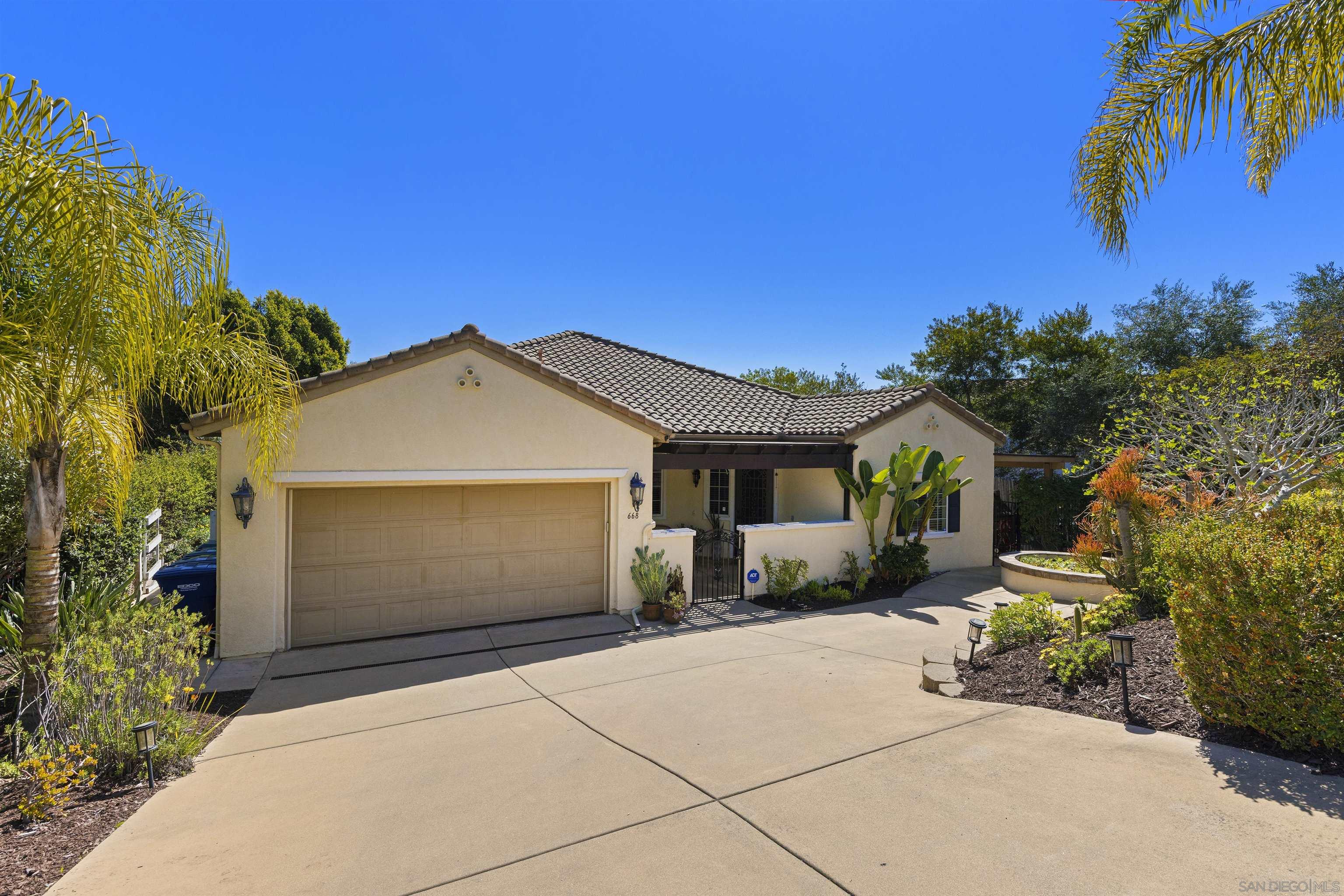 Detail Gallery Image 1 of 1 For 668  Oak Glade Dr, Fallbrook,  CA 92028 - 5 Beds | 3 Baths