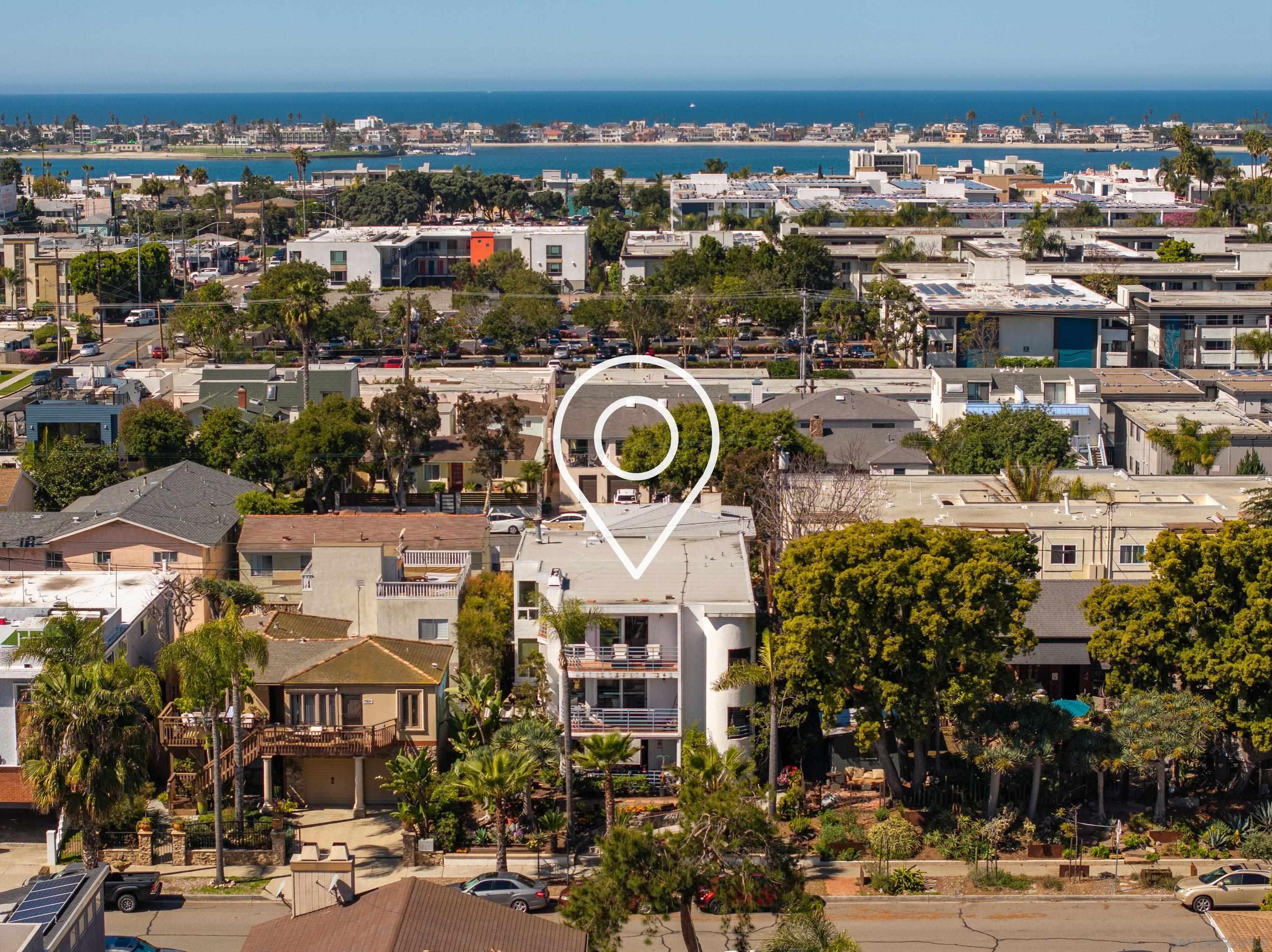 Detail Gallery Image 1 of 1 For 3826  Kendall St  #3,  San Diego,  CA 92109 - 2 Beds | 2 Baths