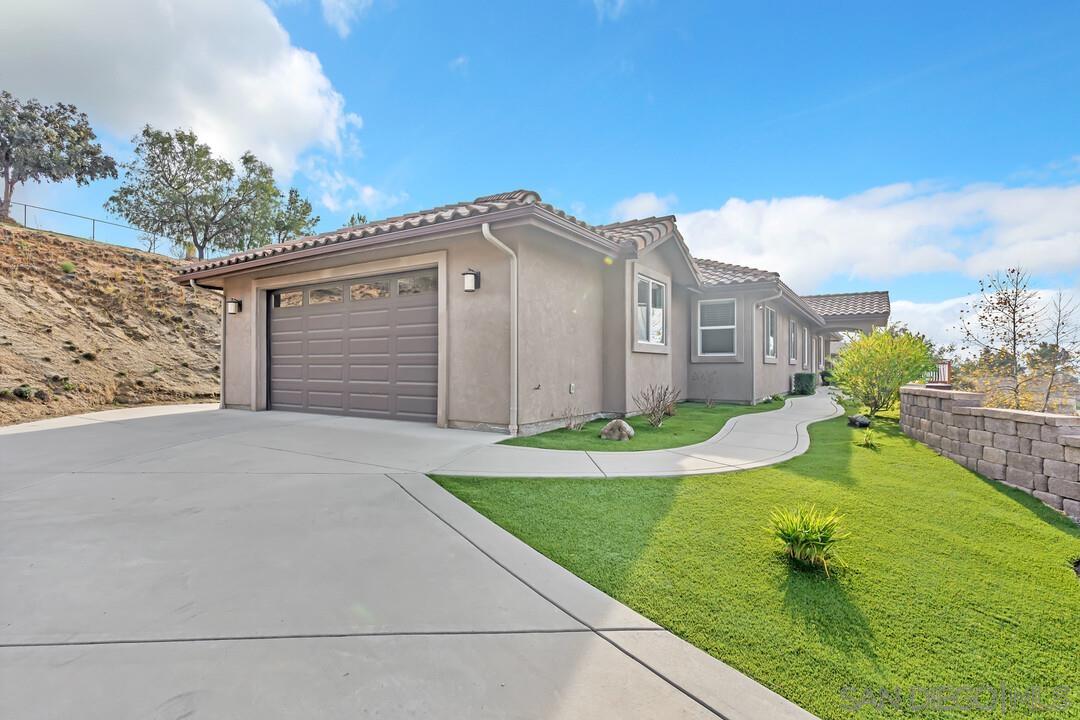 Detail Gallery Image 1 of 1 For 352  Sneath Way, Alpine,  CA 91901 - 3 Beds | 2 Baths