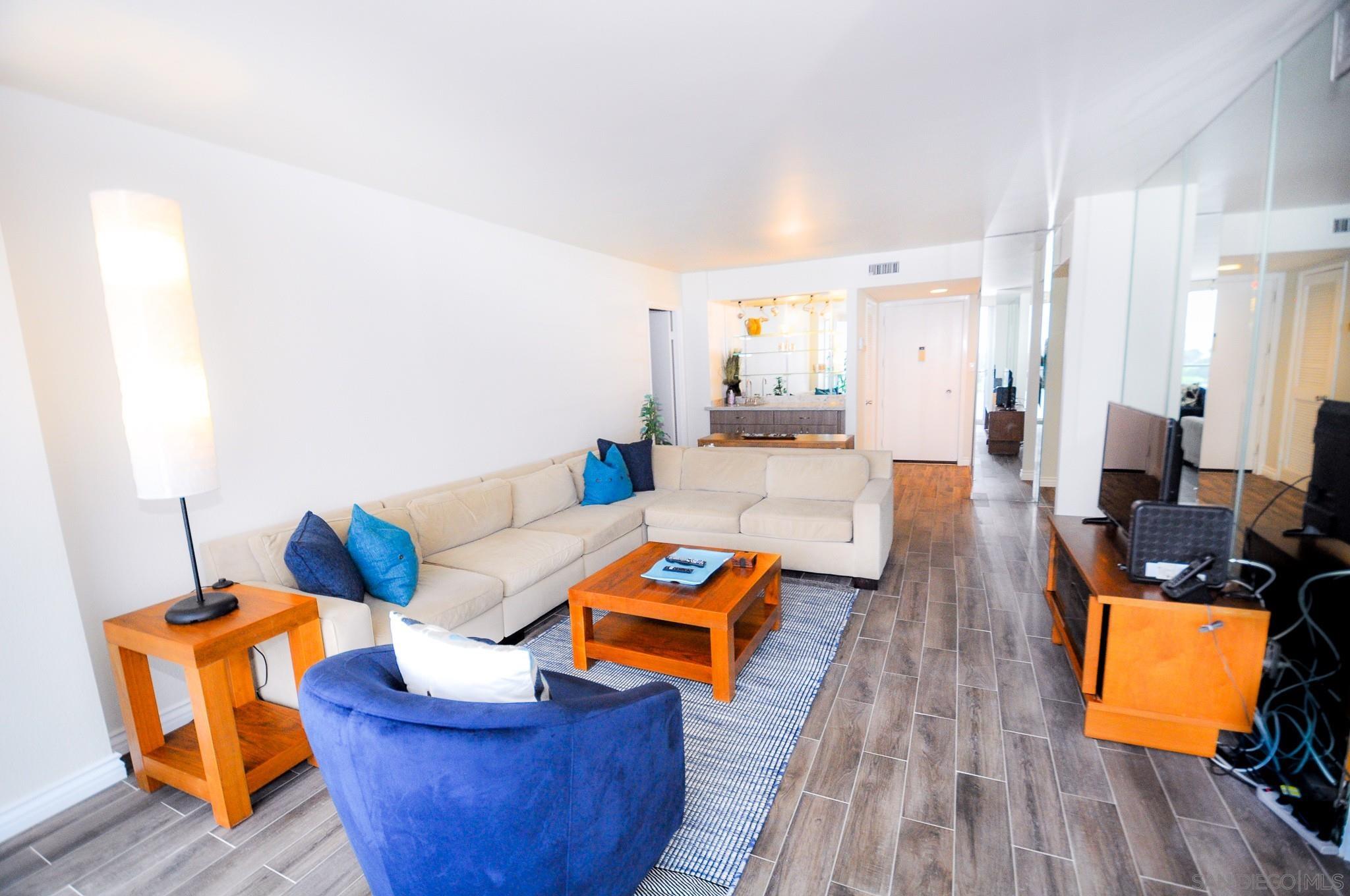 Detail Gallery Image 3 of 9 For 1770  Avenida Del Mundo  706, Coronado,  CA 92118 - 2 Beds | 2 Baths