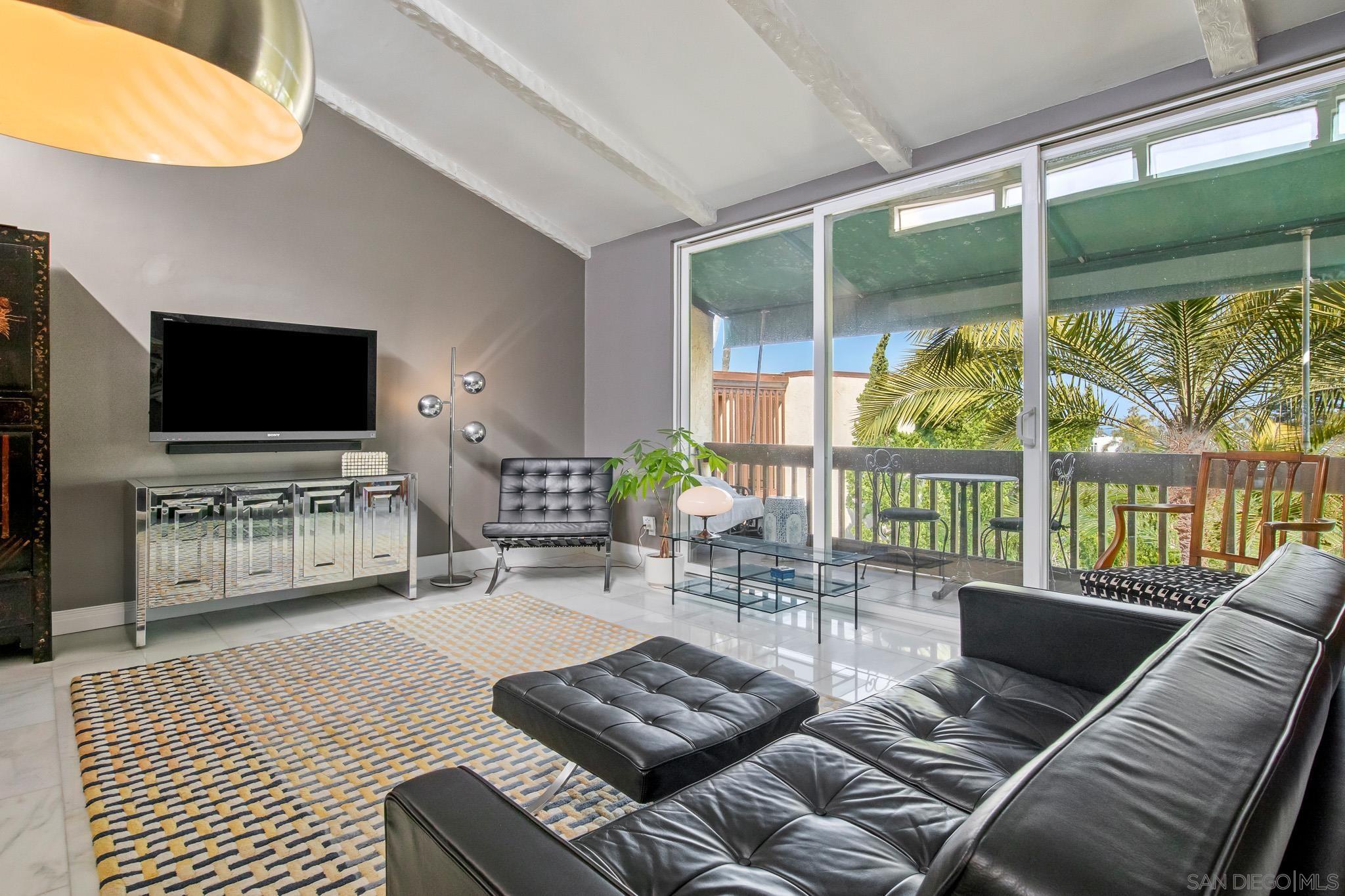 Detail Gallery Image 14 of 17 For 6455  La Jolla Blvd.  308, La Jolla,  CA 92037 - 2 Beds | 2 Baths