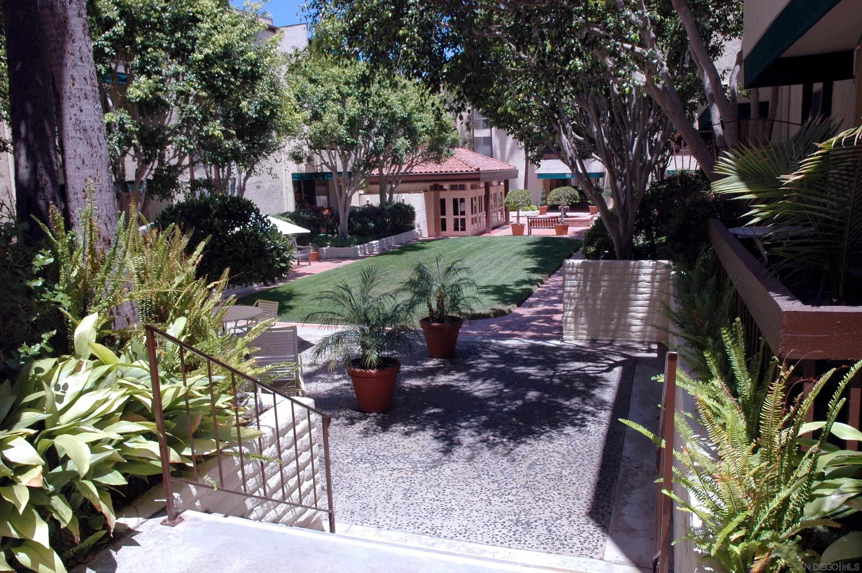 Detail Gallery Image 16 of 17 For 6455  La Jolla Blvd.  308, La Jolla,  CA 92037 - 2 Beds | 2 Baths