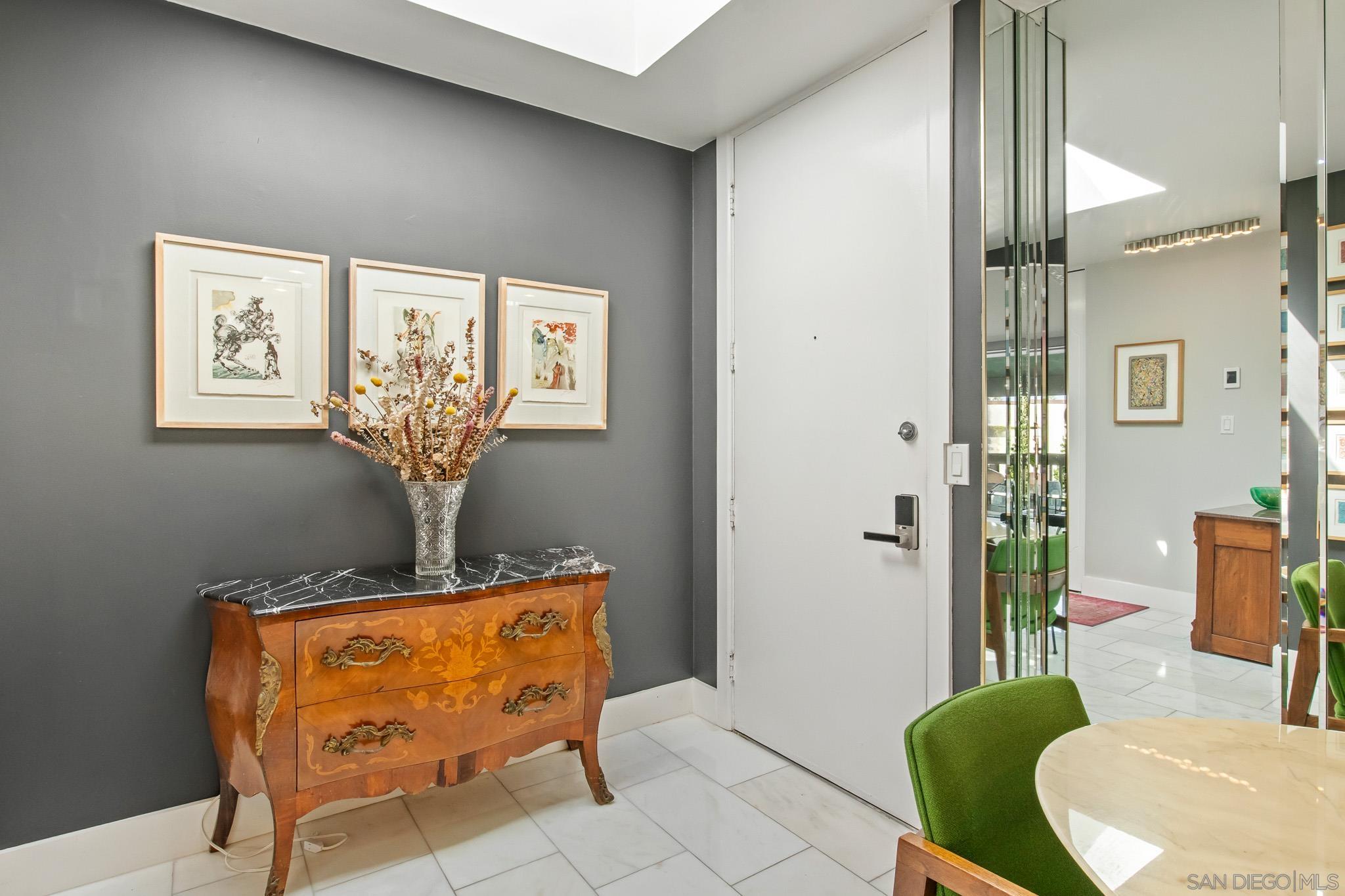 Detail Gallery Image 3 of 17 For 6455  La Jolla Blvd.  308, La Jolla,  CA 92037 - 2 Beds | 2 Baths