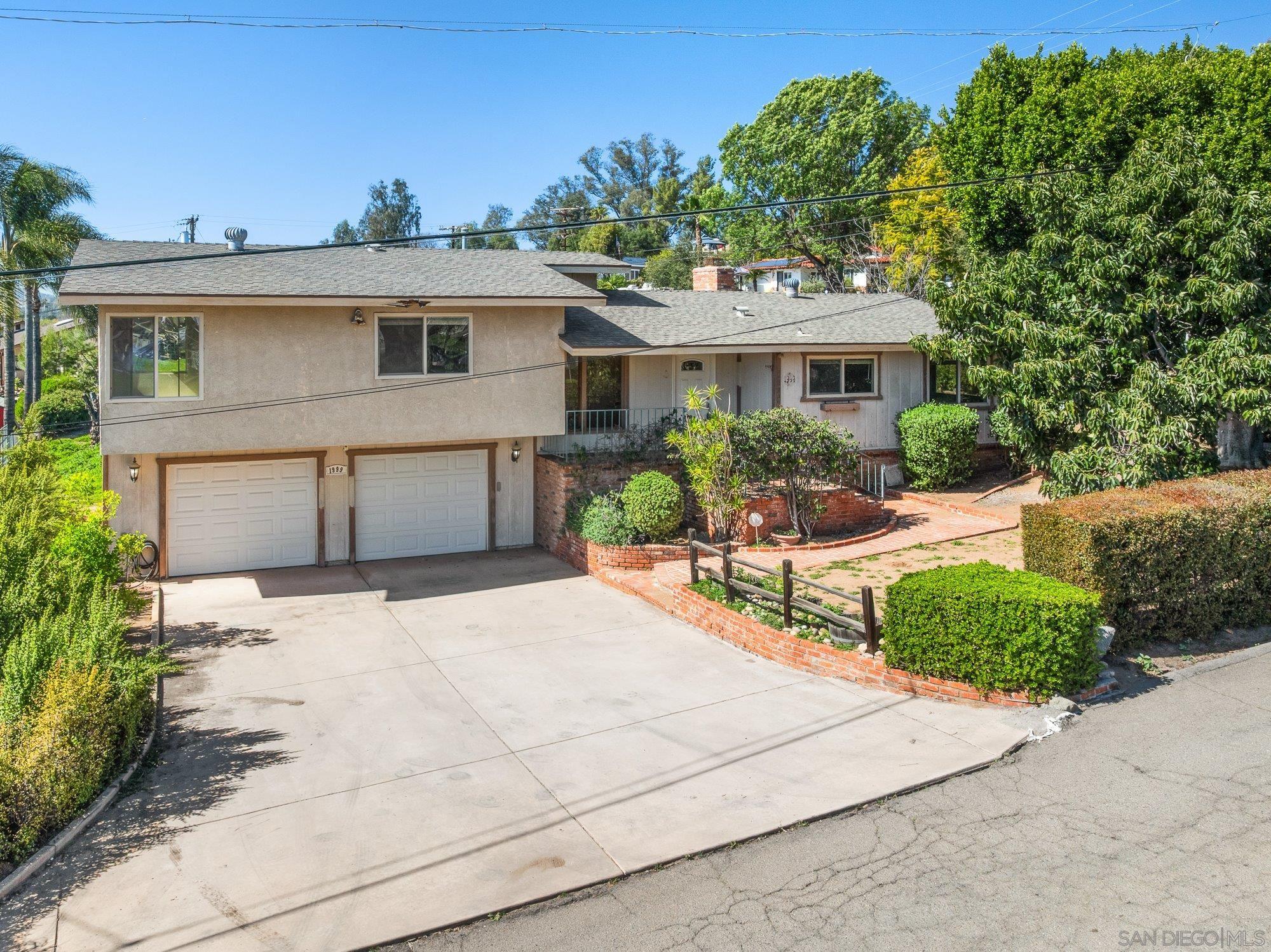 Detail Gallery Image 1 of 1 For 1999  Valley Rim Rd, El Cajon,  CA 92019 - 3 Beds | 2 Baths