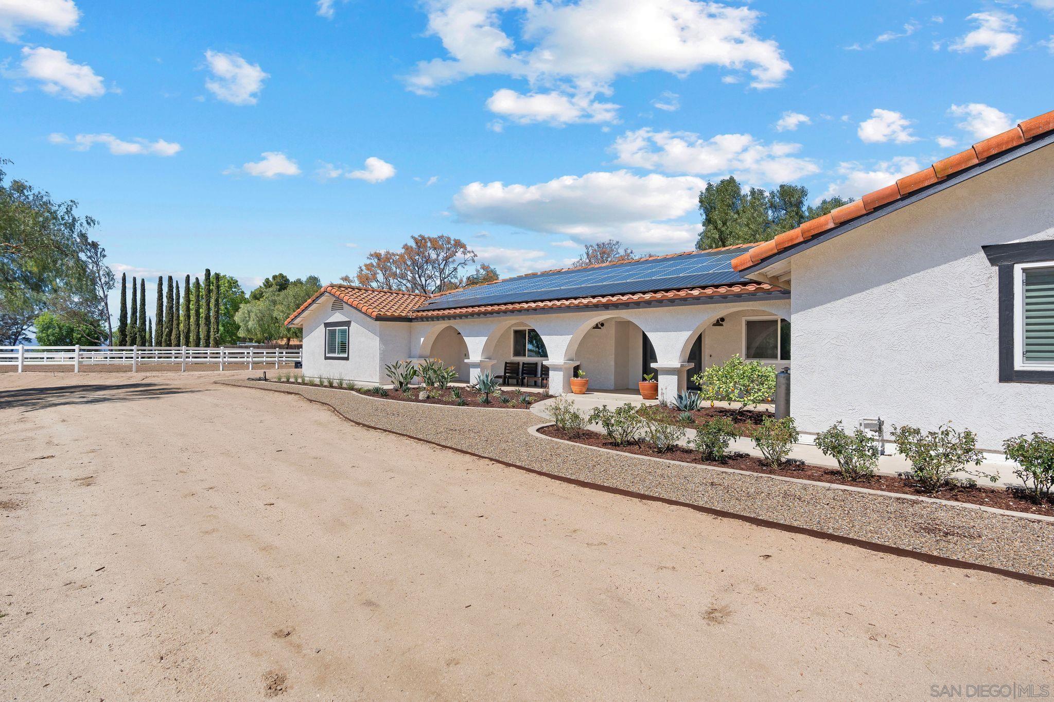 Detail Gallery Image 3 of 24 For 34020  Madera De Playa, Temecula,  CA 92592 - 3 Beds | 3 Baths