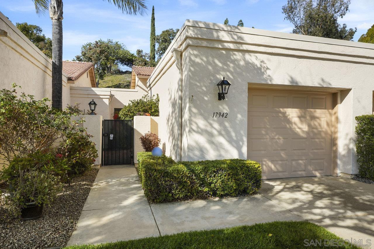 Detail Gallery Image 1 of 1 For 17942  Avenida Cordillera  #255,  San Diego,  CA 92128 - 2 Beds | 2 Baths