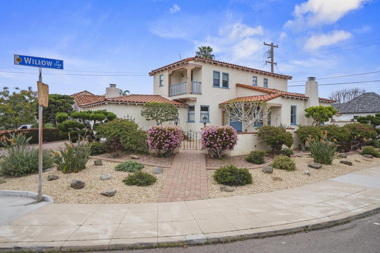 Detail Gallery Image 1 of 1 For 3243  Goldsmith, San Diego,  CA 92106 - 3 Beds | 3 Baths