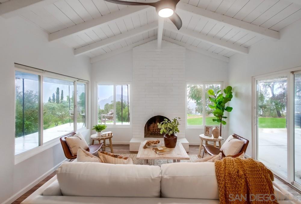 Detail Gallery Image 1 of 1 For 239  Lilac Dr, El Cajon,  CA 92021 - 3 Beds | 3 Baths