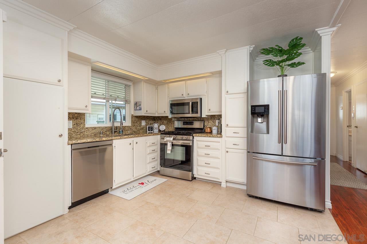 Detail Gallery Image 5 of 20 For 2280 E Valley Parkway E 75, Escondido,  CA 92027 - 2 Beds | 2 Baths