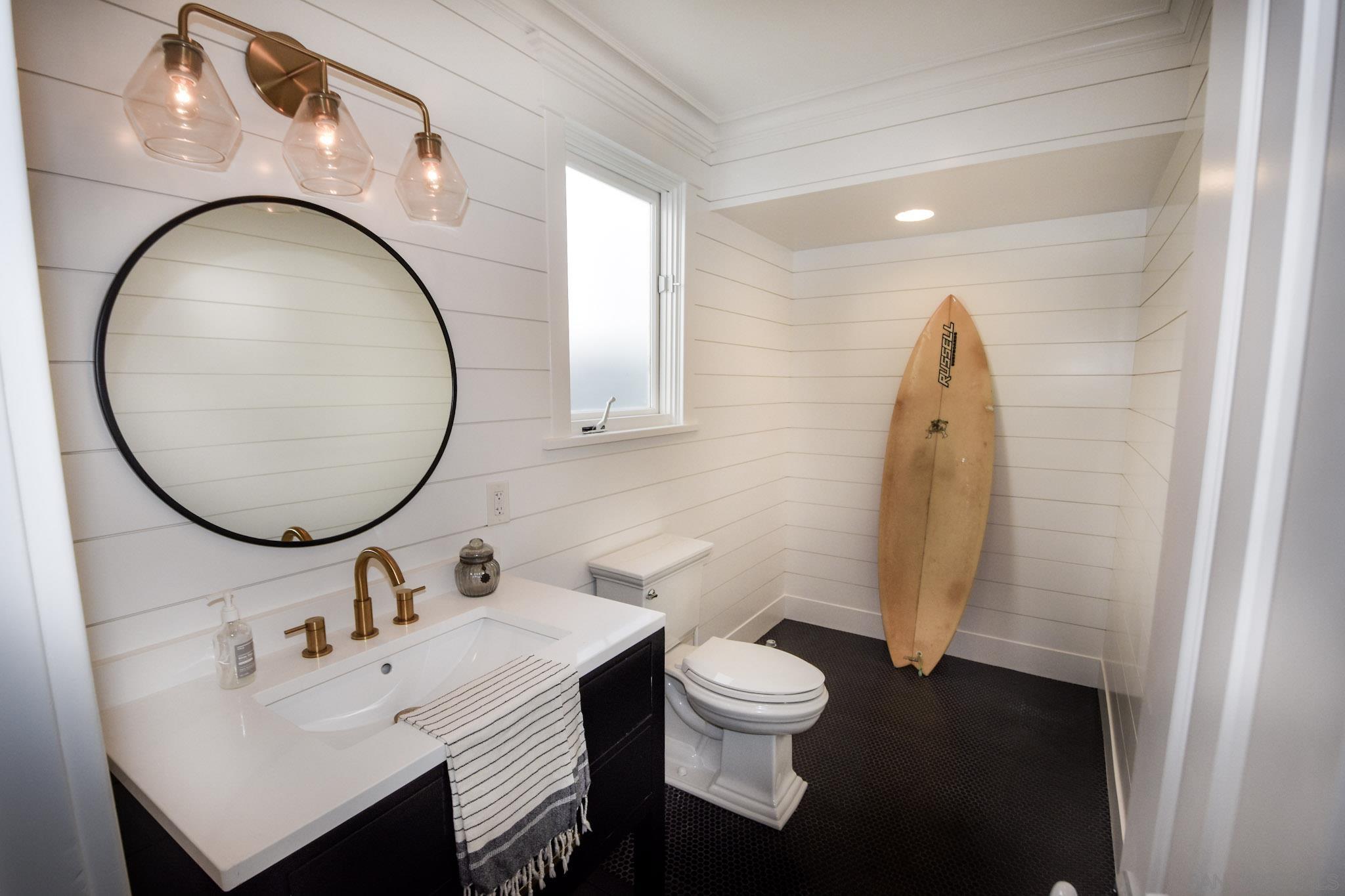 Detail Gallery Image 11 of 24 For 667  Margarita Avenue, Coronado,  CA 92118 - 4 Beds | 3/1 Baths