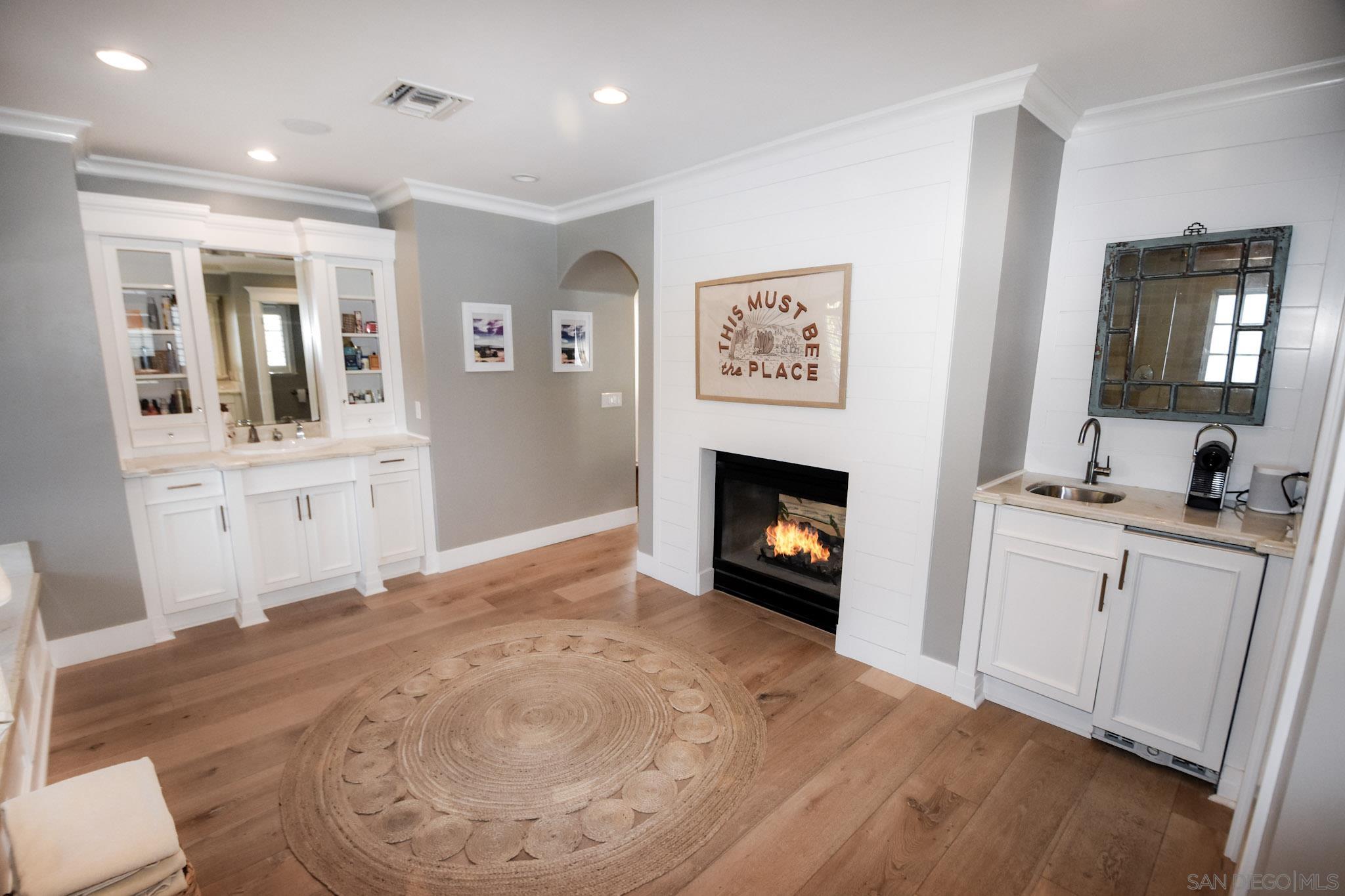 Detail Gallery Image 15 of 24 For 667  Margarita Avenue, Coronado,  CA 92118 - 4 Beds | 3/1 Baths