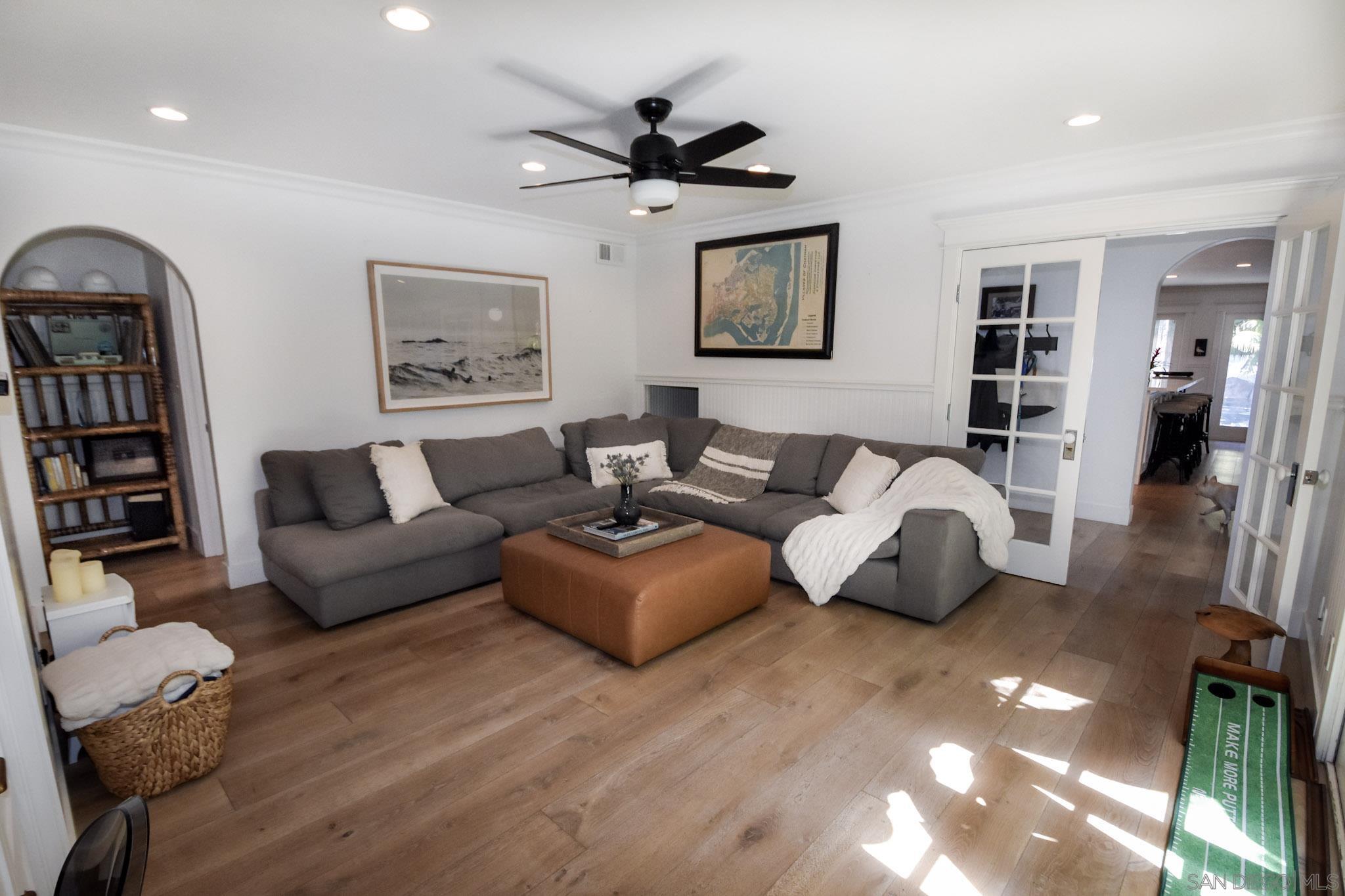 Detail Gallery Image 10 of 24 For 667  Margarita Avenue, Coronado,  CA 92118 - 4 Beds | 3/1 Baths