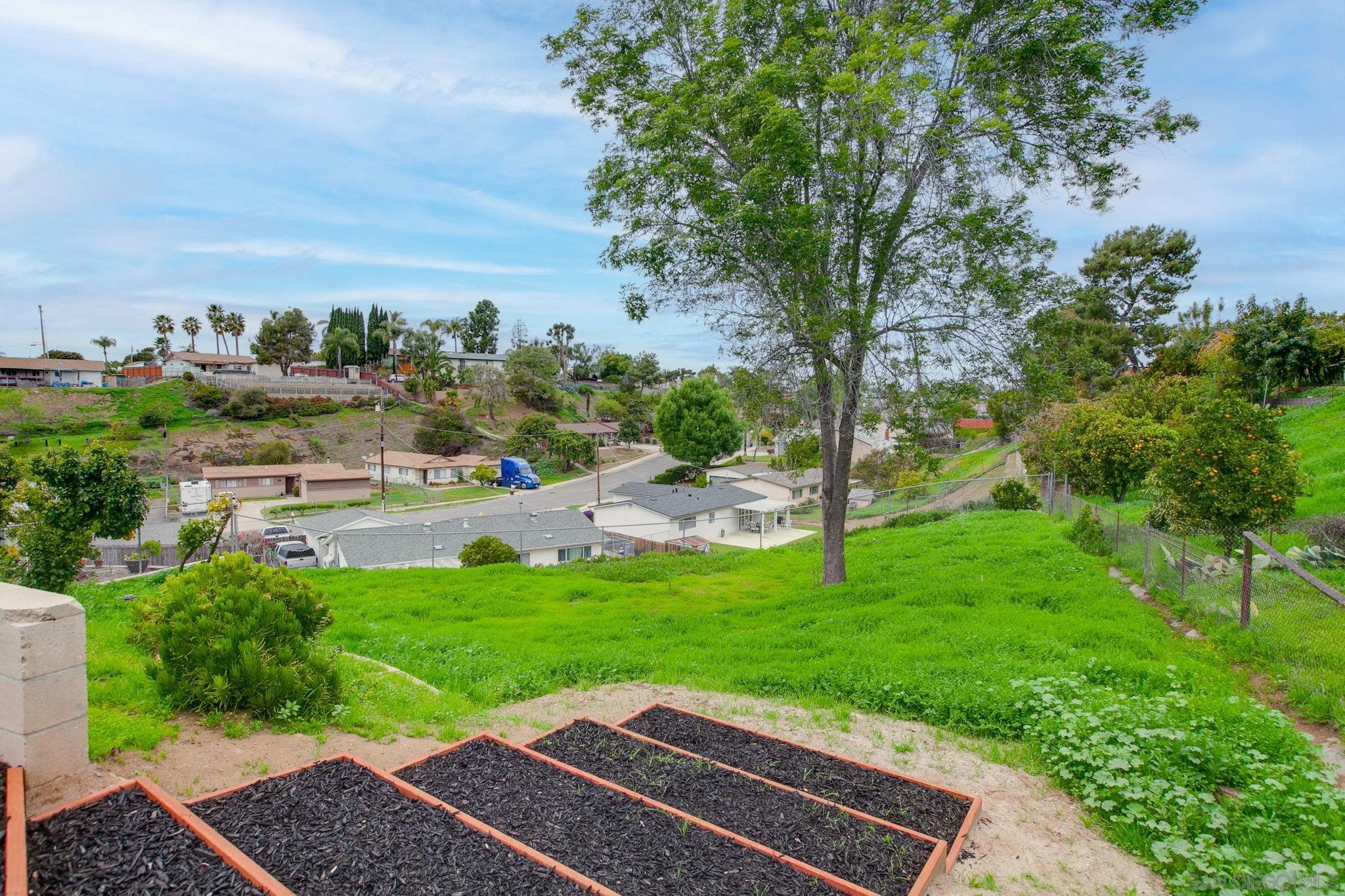 Detail Gallery Image 1 of 1 For 1227  Tylee Street, Vista,  CA 92083 - 4 Beds | 3 Baths