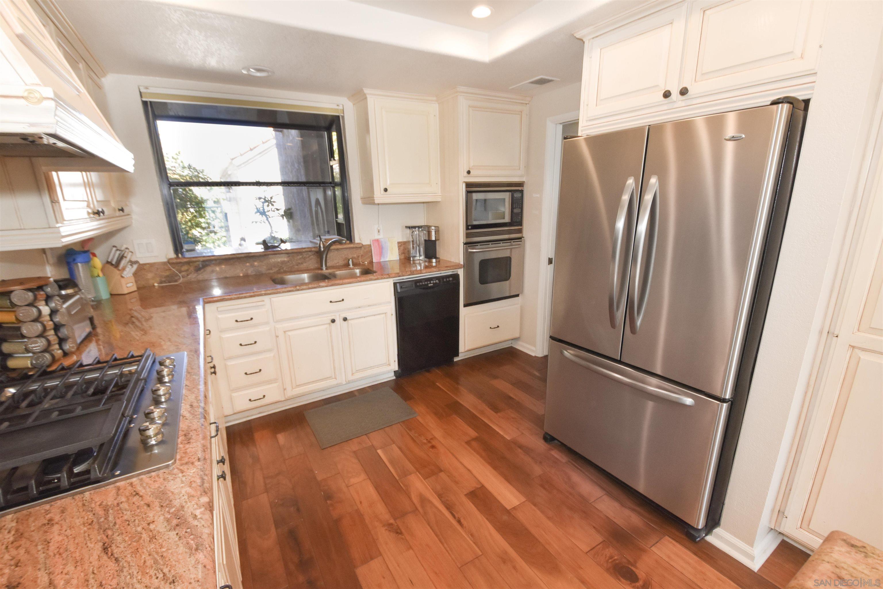 Detail Gallery Image 11 of 38 For 15  Aruba Bnd, Coronado,  CA 92118 - 3 Beds | 3 Baths