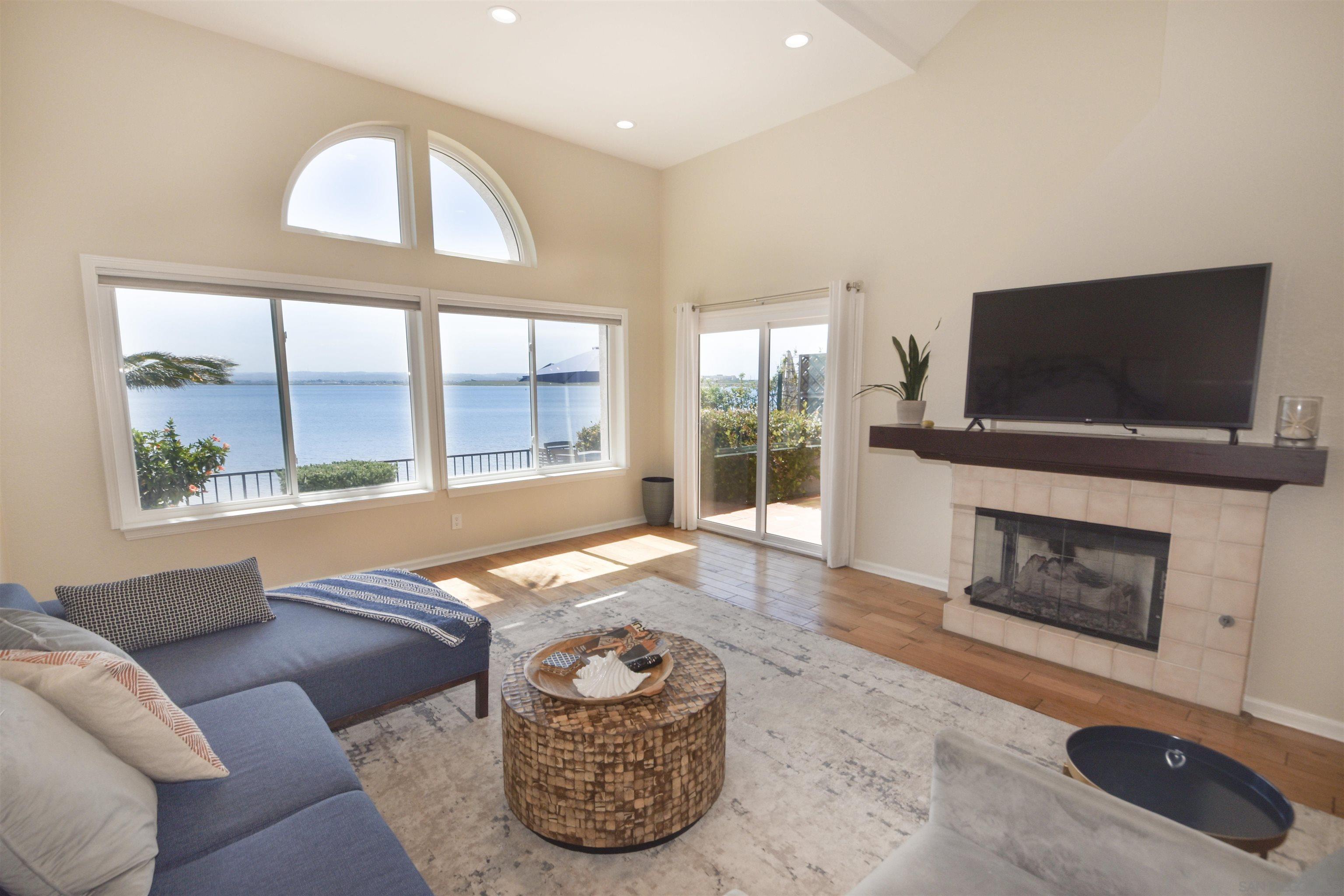 Detail Gallery Image 9 of 38 For 15  Aruba Bnd, Coronado,  CA 92118 - 3 Beds | 3 Baths