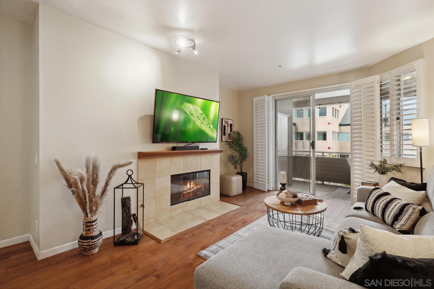 Detail Gallery Image 1 of 1 For 4701  Date Ave  #208,  La Mesa,  CA 91942 - 2 Beds | 2 Baths