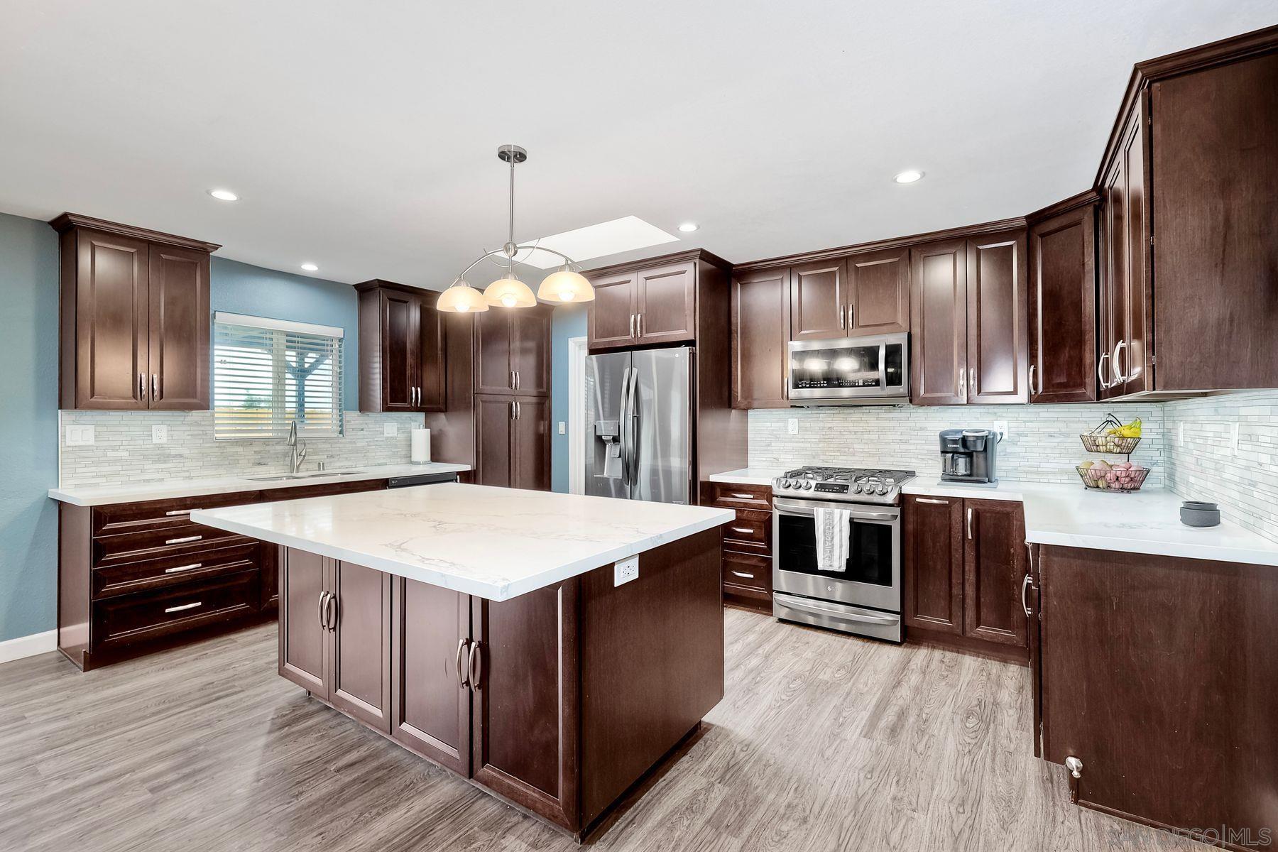 Detail Gallery Image 1 of 1 For 10421  Len St, Santee,  CA 92071 - 3 Beds | 2 Baths