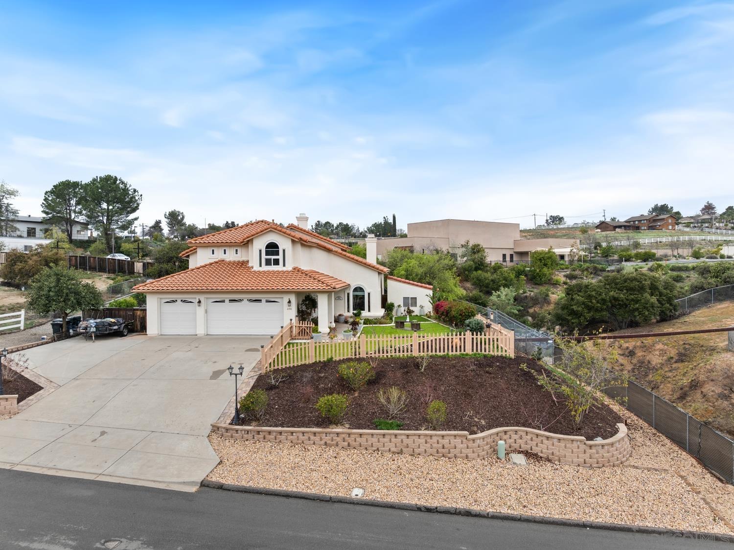 Detail Gallery Image 1 of 1 For 2350  Victoria Cir, Alpine,  CA 91901 - 4 Beds | 4/1 Baths