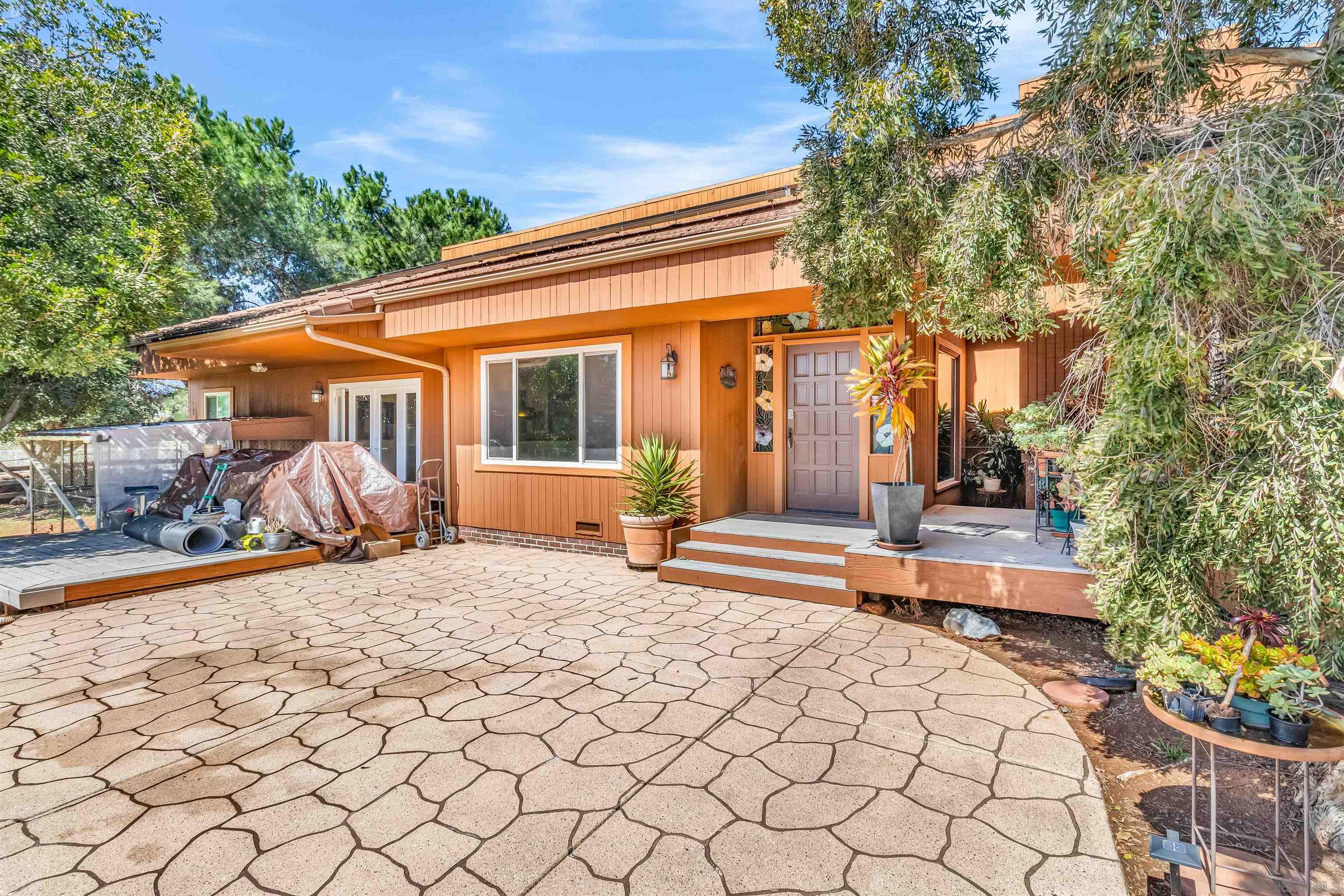 Detail Gallery Image 1 of 1 For 1619  Roble Grande Rd, Alpine,  CA 91901 - 4 Beds | 2/1 Baths