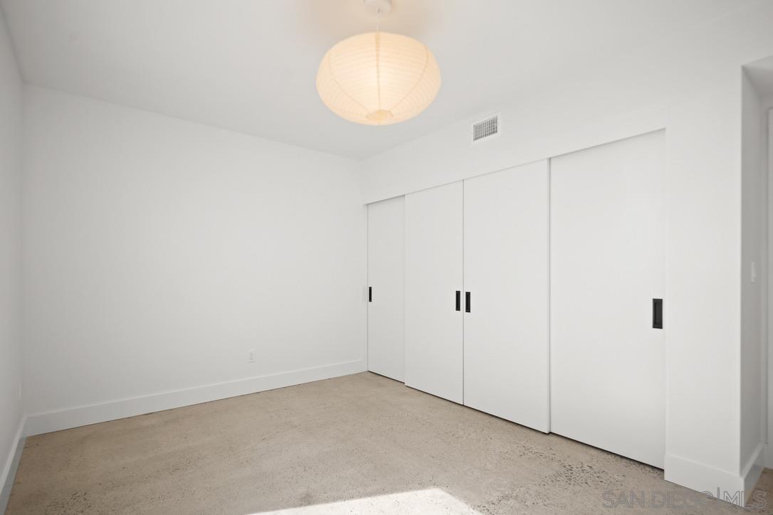 Detail Gallery Image 11 of 17 For 857  F Ave, Coronado,  CA 92118 - 2 Beds | 2 Baths