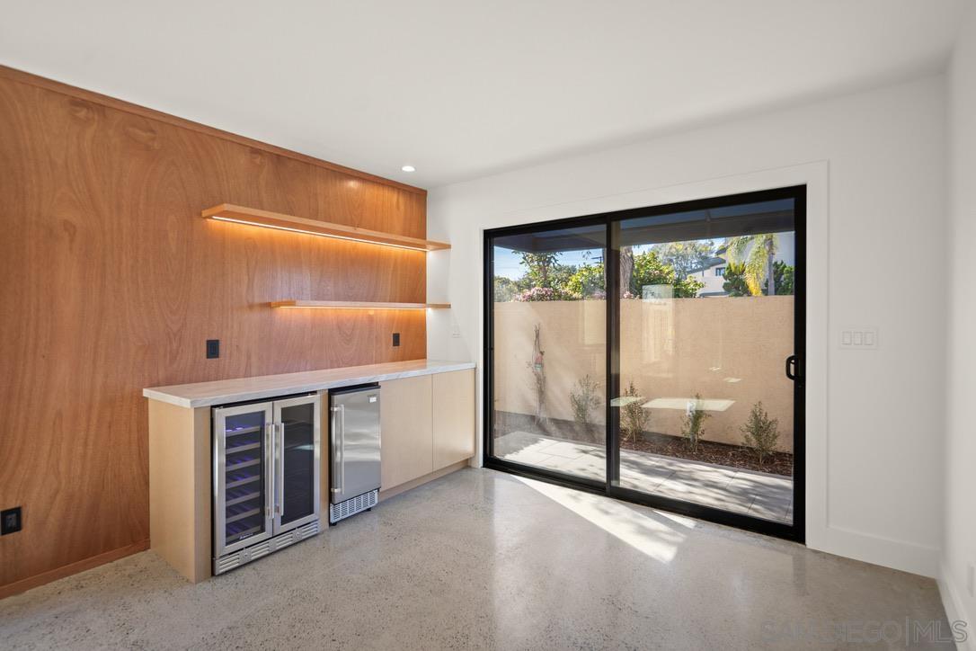 Detail Gallery Image 6 of 17 For 857  F Ave, Coronado,  CA 92118 - 2 Beds | 2 Baths