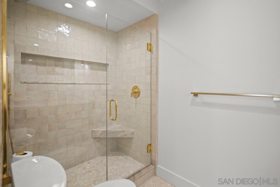 Detail Gallery Image 7 of 17 For 857  F Ave, Coronado,  CA 92118 - 2 Beds | 2 Baths