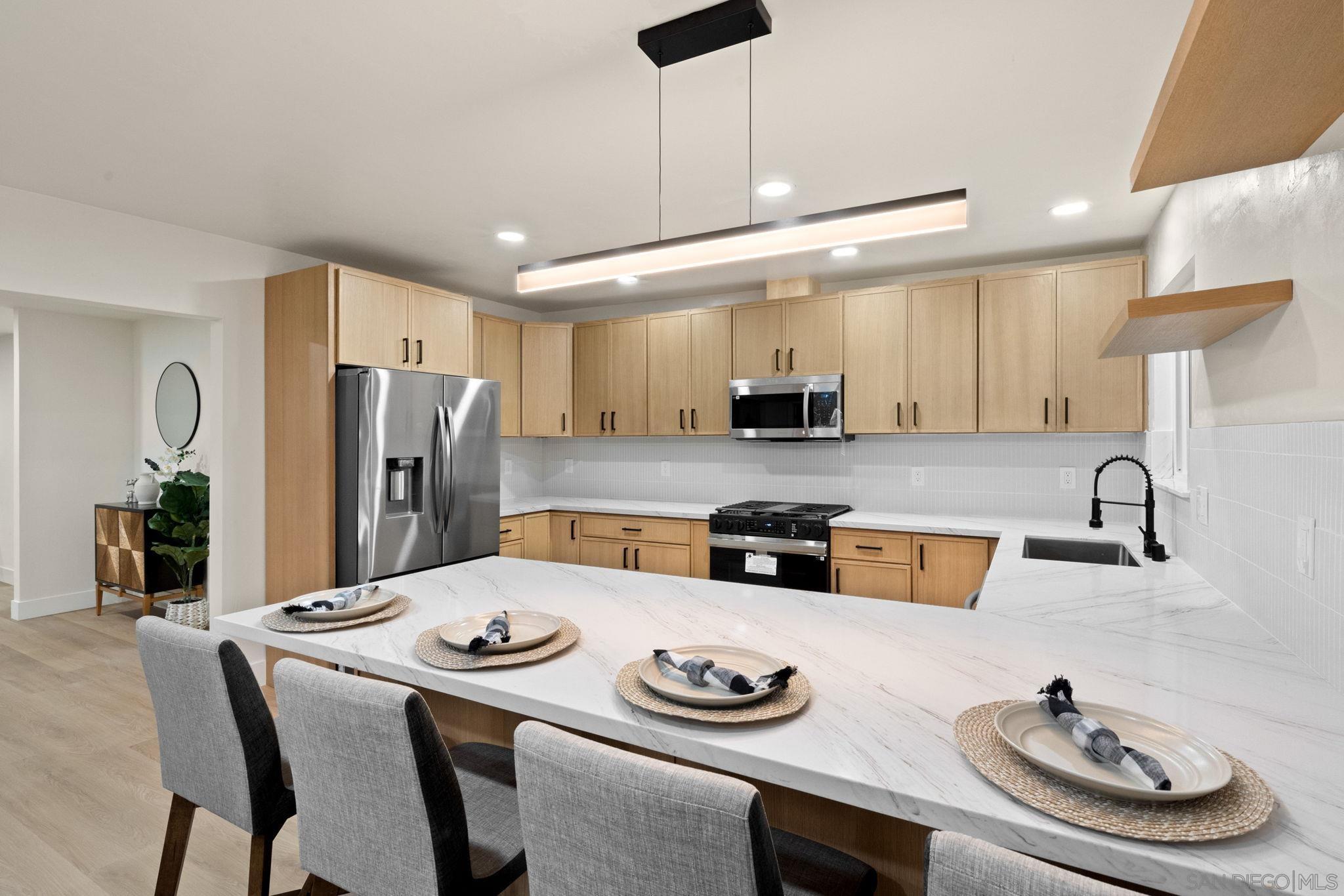 Detail Gallery Image 1 of 1 For 2906 E Plaza Blvd, National City,  CA 91950 - 5 Beds | 3 Baths