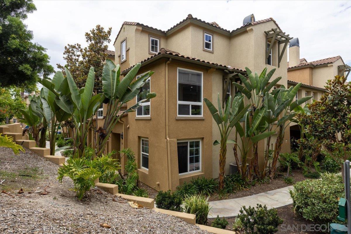 Detail Gallery Image 1 of 1 For 2029  Caminito De La Cruz, Chula Vista,  CA 91913 - 5 Beds | 3/1 Baths