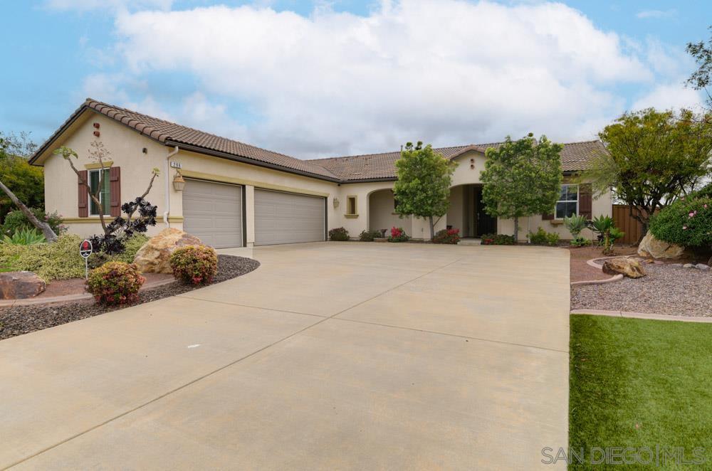 Detail Gallery Image 1 of 1 For 296  Tom Mcguinness Jr Cir, Fallbrook,  CA 92028 - 3 Beds | 2 Baths