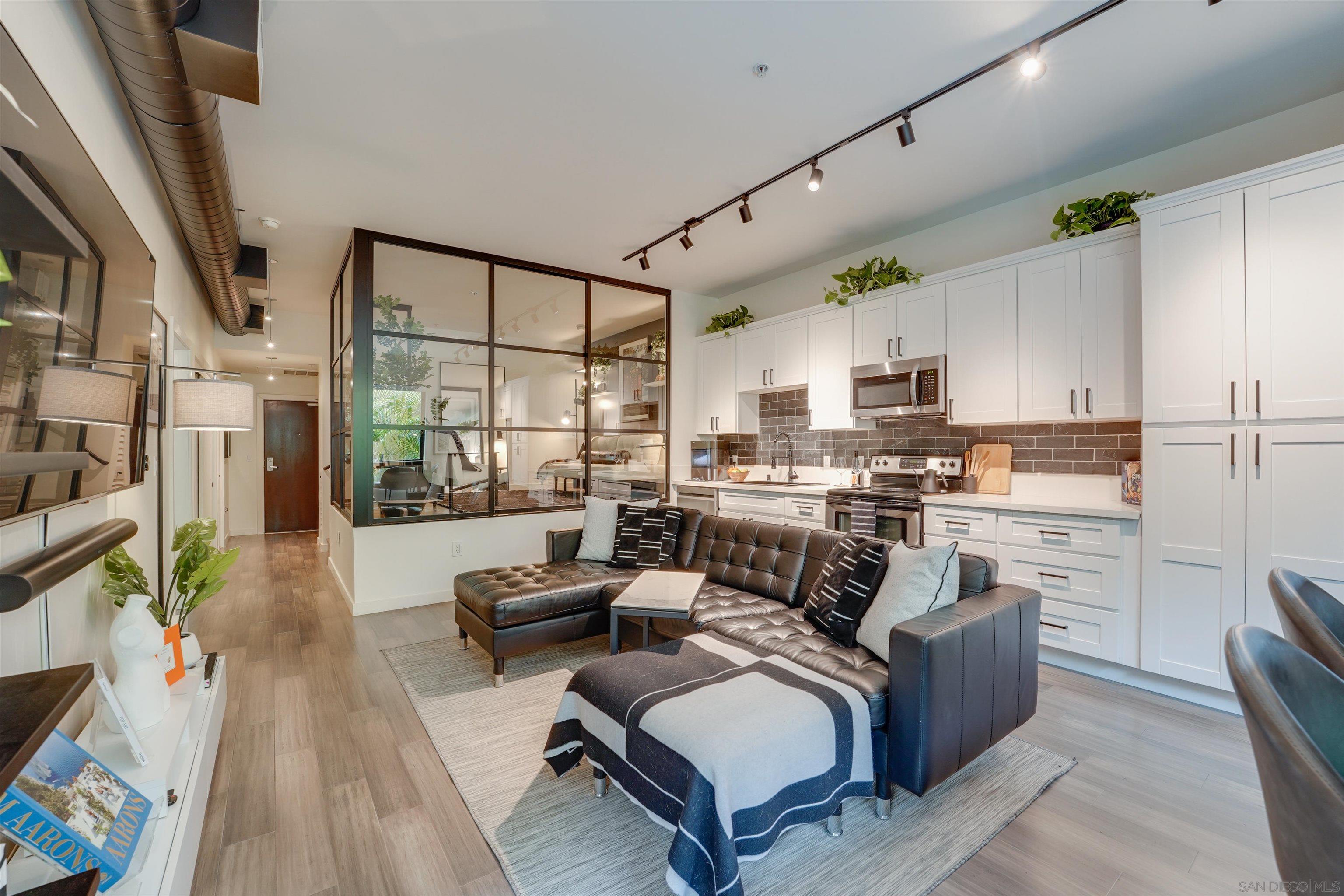 Detail Gallery Image 1 of 1 For 889  Date St  #243,  San Diego,  CA 92101 - 2 Beds | 2 Baths