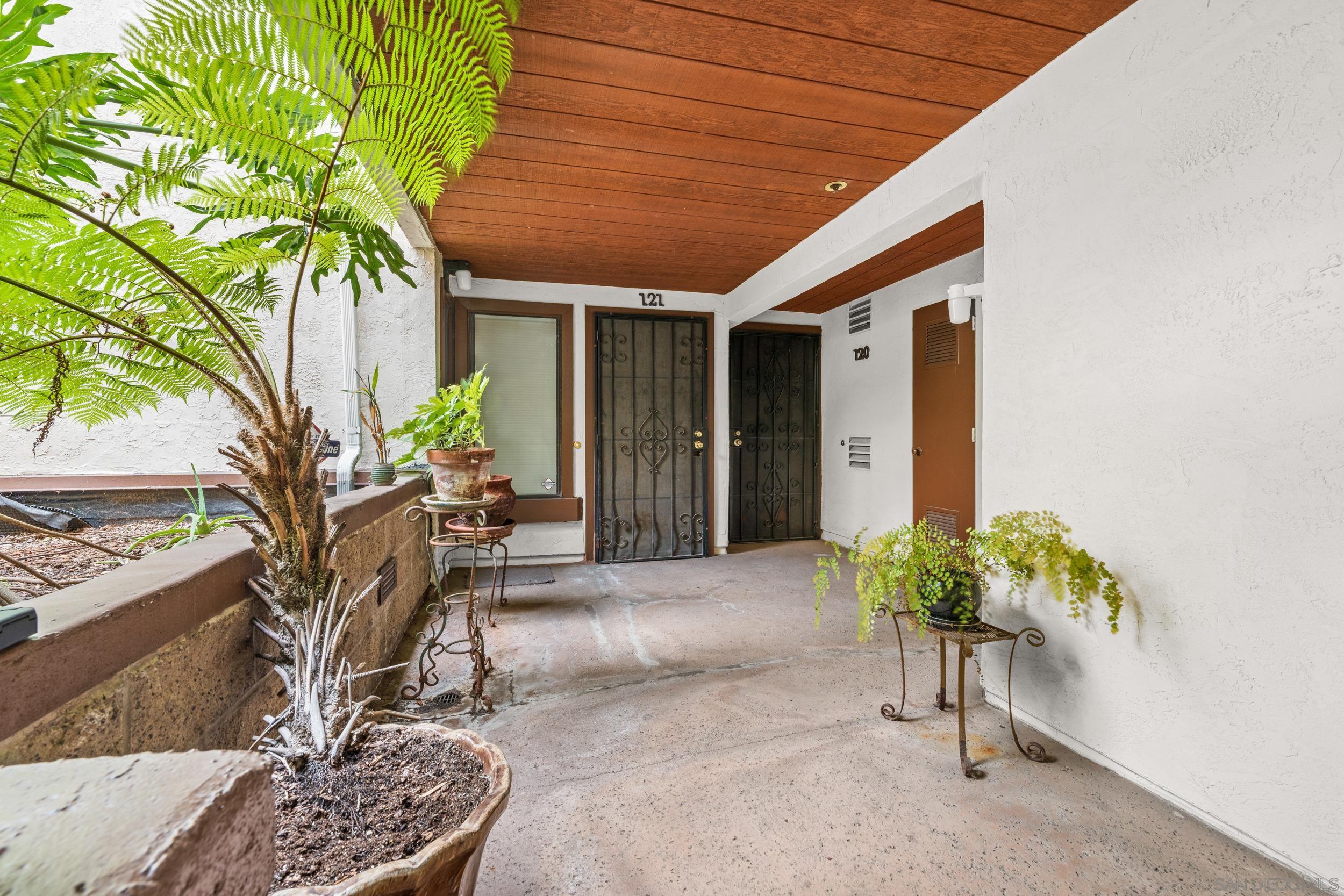 Detail Gallery Image 1 of 1 For 376  Center St  120, Chula Vista,  CA 91910 - 2 Beds | 2 Baths