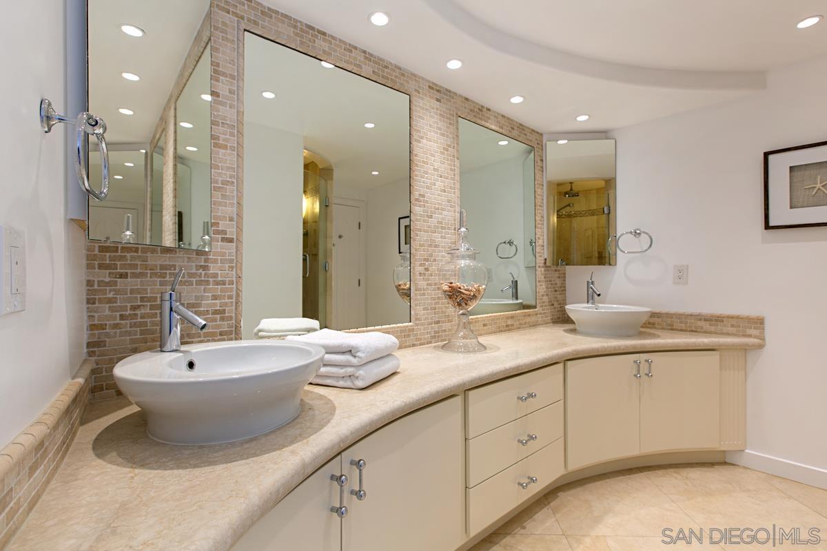 Detail Gallery Image 13 of 14 For 1760  Avenida Del Mundo  1109, Coronado,  CA 92118 - 3 Beds | 3 Baths