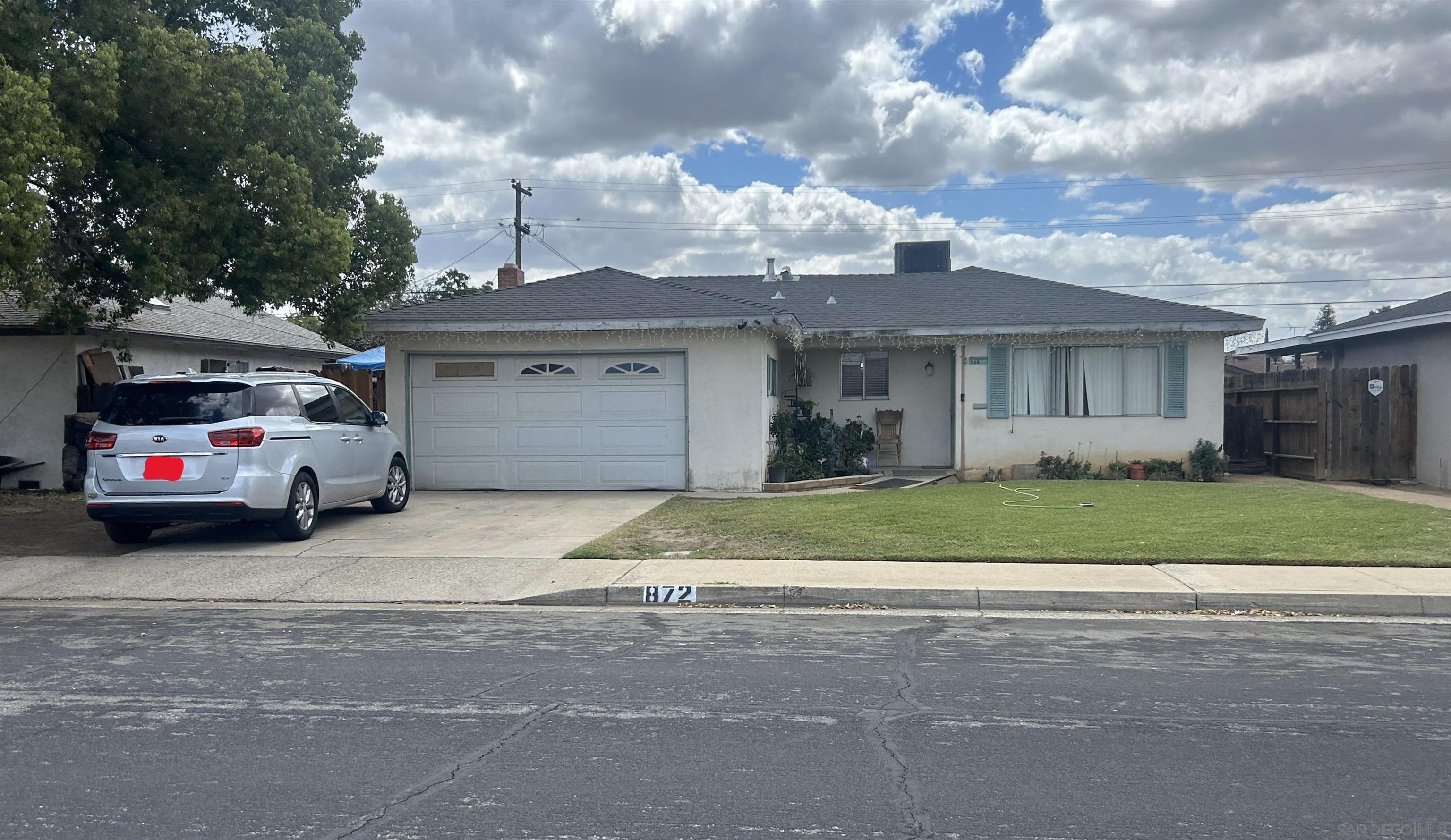 Detail Gallery Image 1 of 1 For 872 W Fairmont Ave, Clovis,  CA 93612 - 3 Beds | 1/1 Baths