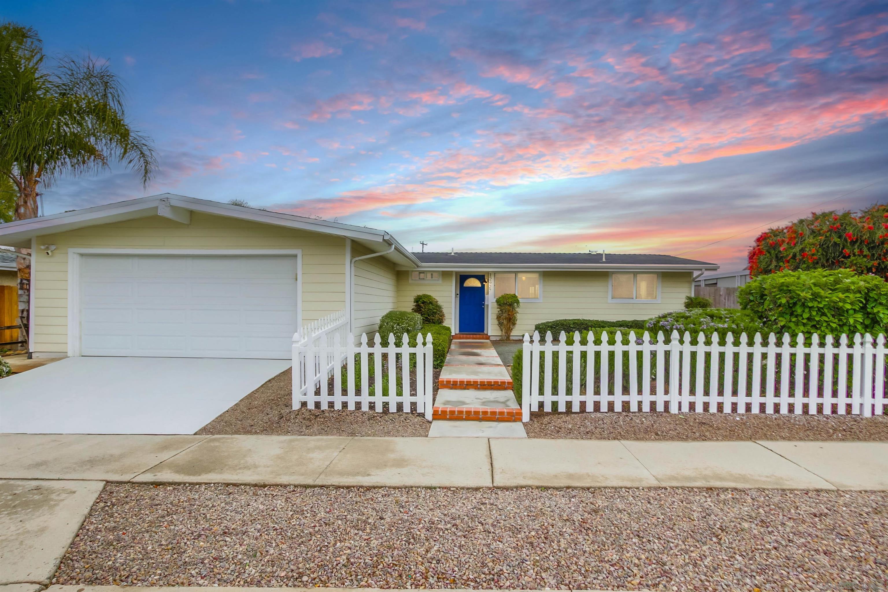 Detail Gallery Image 1 of 1 For 12927  Ilene St, Poway,  CA 92064 - 3 Beds | 2 Baths
