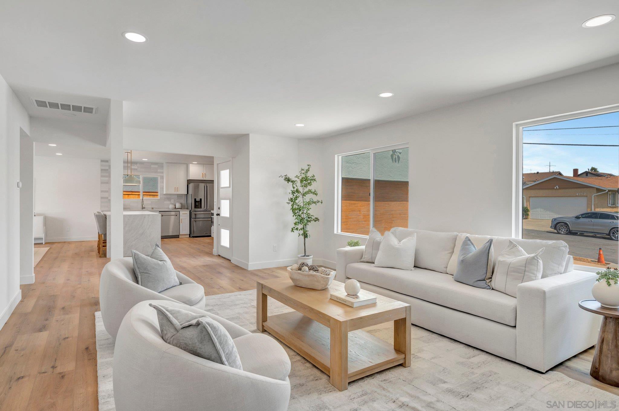 Detail Gallery Image 1 of 1 For 4758  Mount Cervin Drive, San Diego,  CA 92117 - 4 Beds | 3/1 Baths