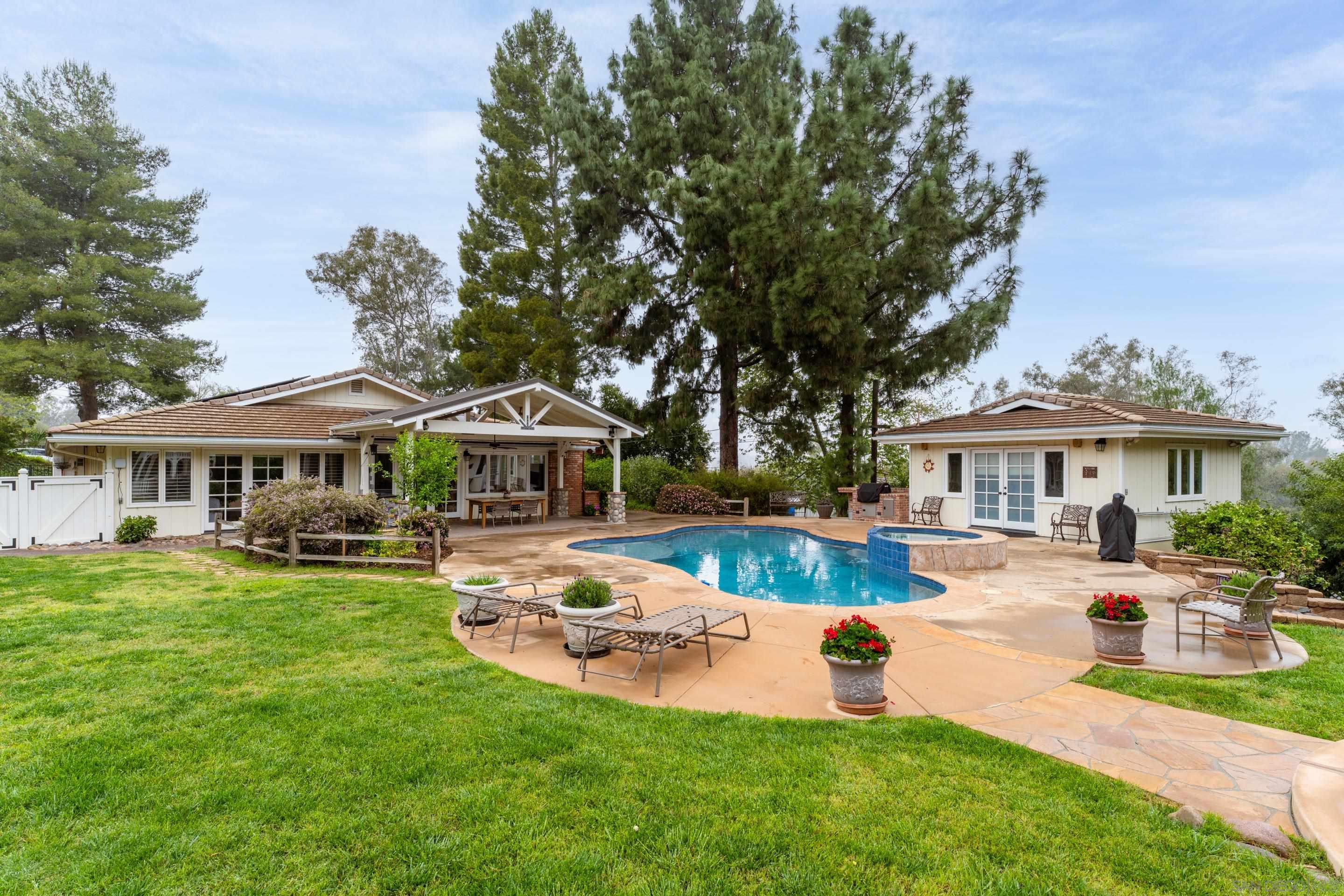 Detail Gallery Image 1 of 1 For 16327  Woodson View Rd, Poway,  CA 92064 - 5 Beds | 3/1 Baths