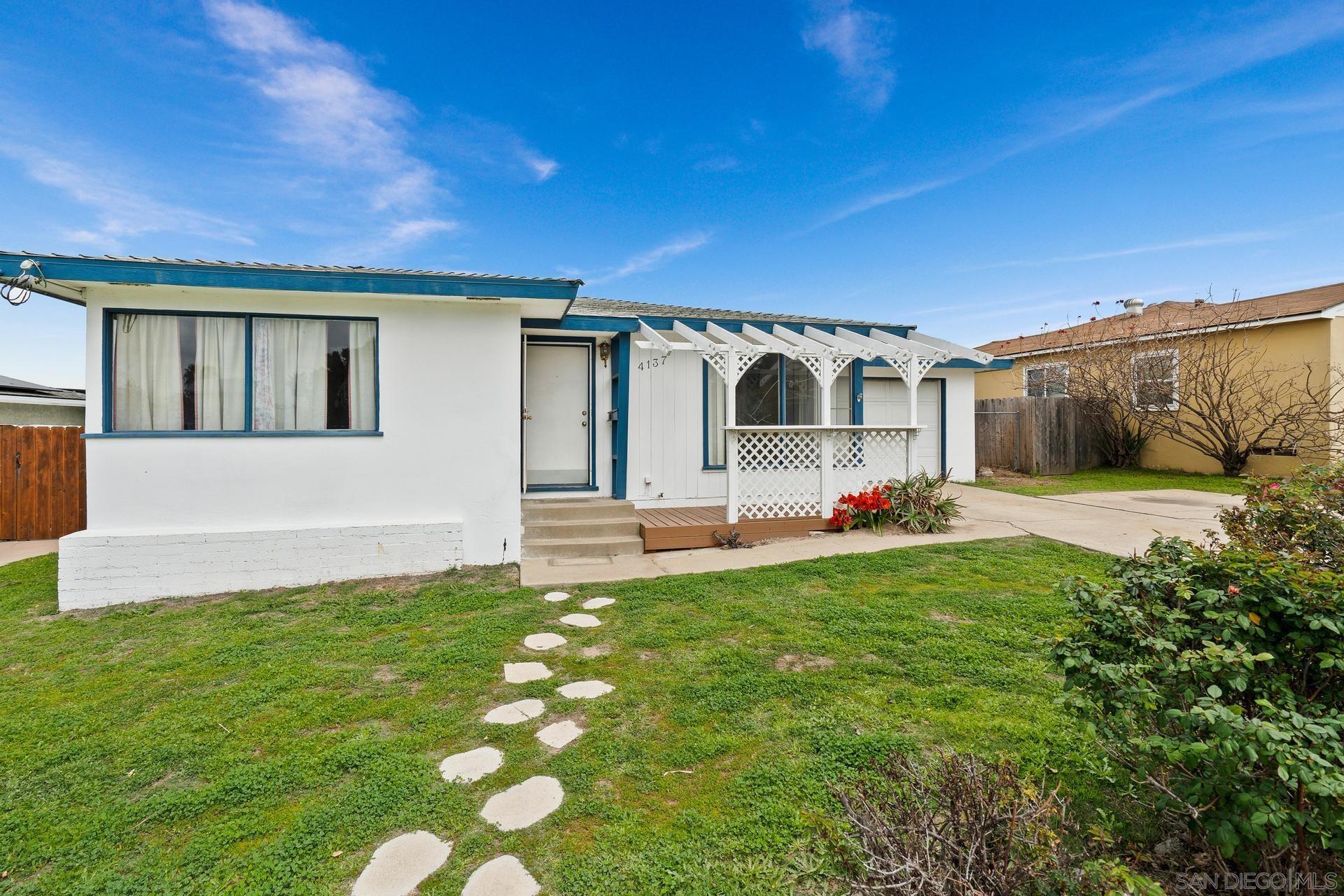 Detail Gallery Image 1 of 1 For 4137  Loma Alta Dr, San Diego,  CA 92115 - 4 Beds | 1/1 Baths