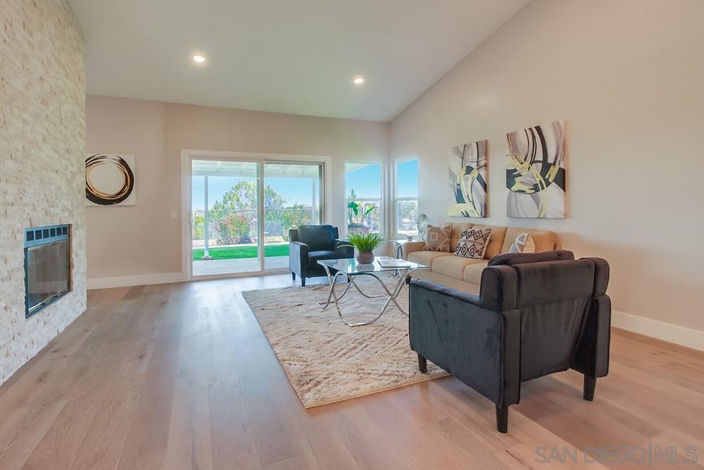 Detail Gallery Image 11 of 68 For 2334  Kimberly Ct, Carlsbad,  CA 92008 - 4 Beds | 2/1 Baths