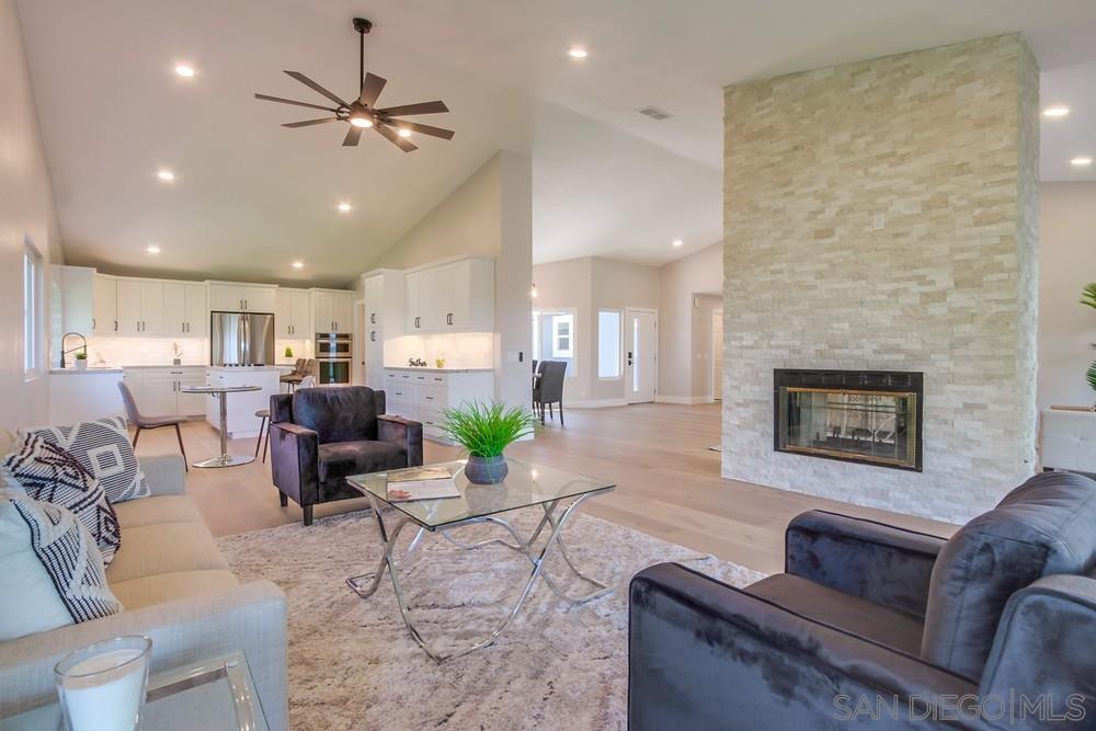 Detail Gallery Image 14 of 68 For 2334  Kimberly Ct, Carlsbad,  CA 92008 - 4 Beds | 2/1 Baths