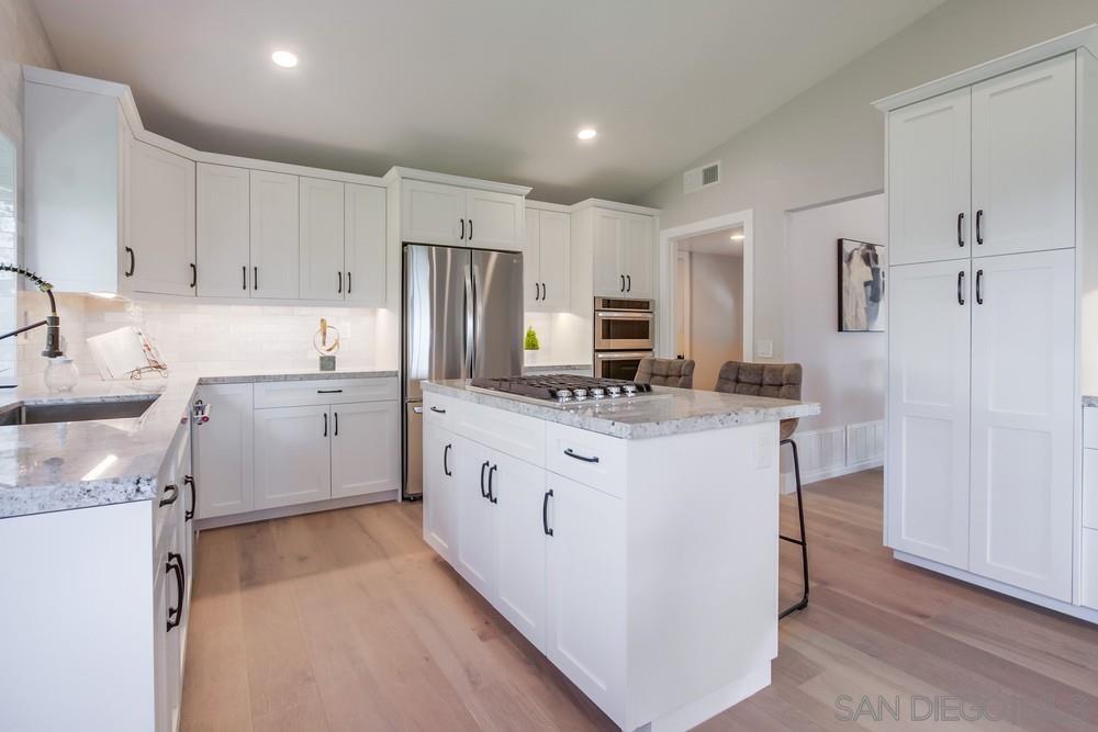 Detail Gallery Image 21 of 68 For 2334  Kimberly Ct, Carlsbad,  CA 92008 - 4 Beds | 2/1 Baths