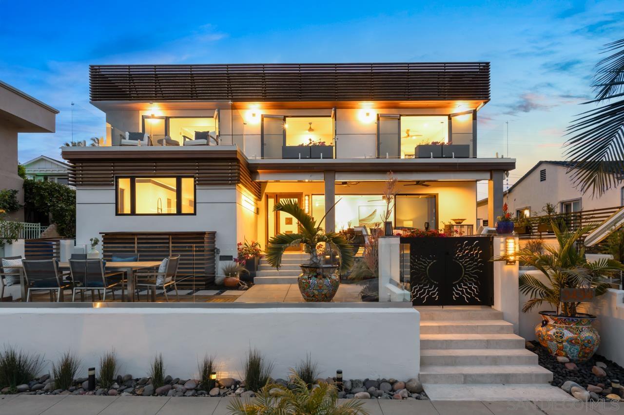 Detail Gallery Image 1 of 1 For 3434  Crown Point Drive, San Diego,  CA 92109 - 3 Beds | 2/1 Baths