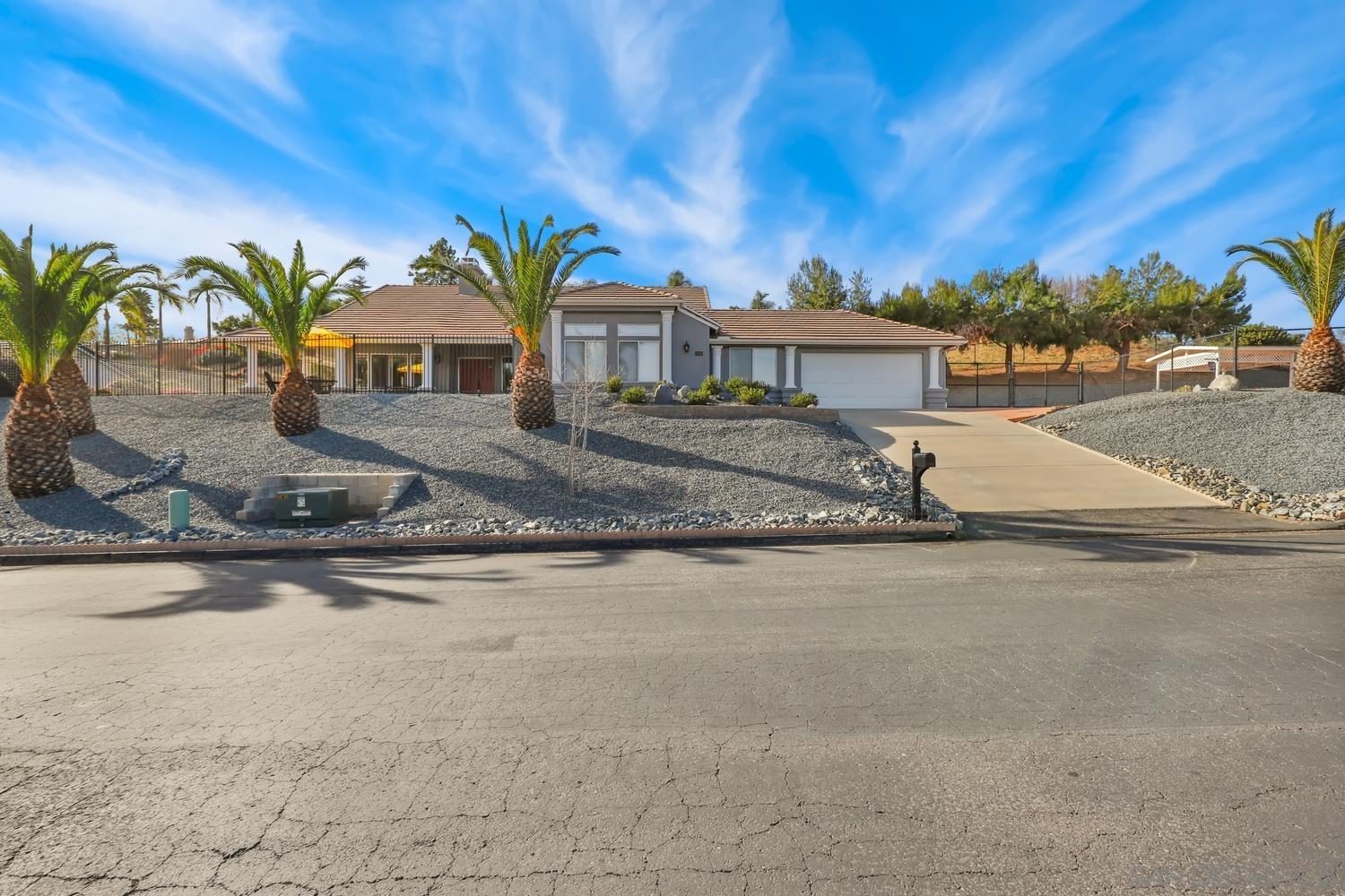 Detail Gallery Image 1 of 1 For 1783  Palomares Rd, Fallbrook,  CA 92028 - 5 Beds | 2 Baths