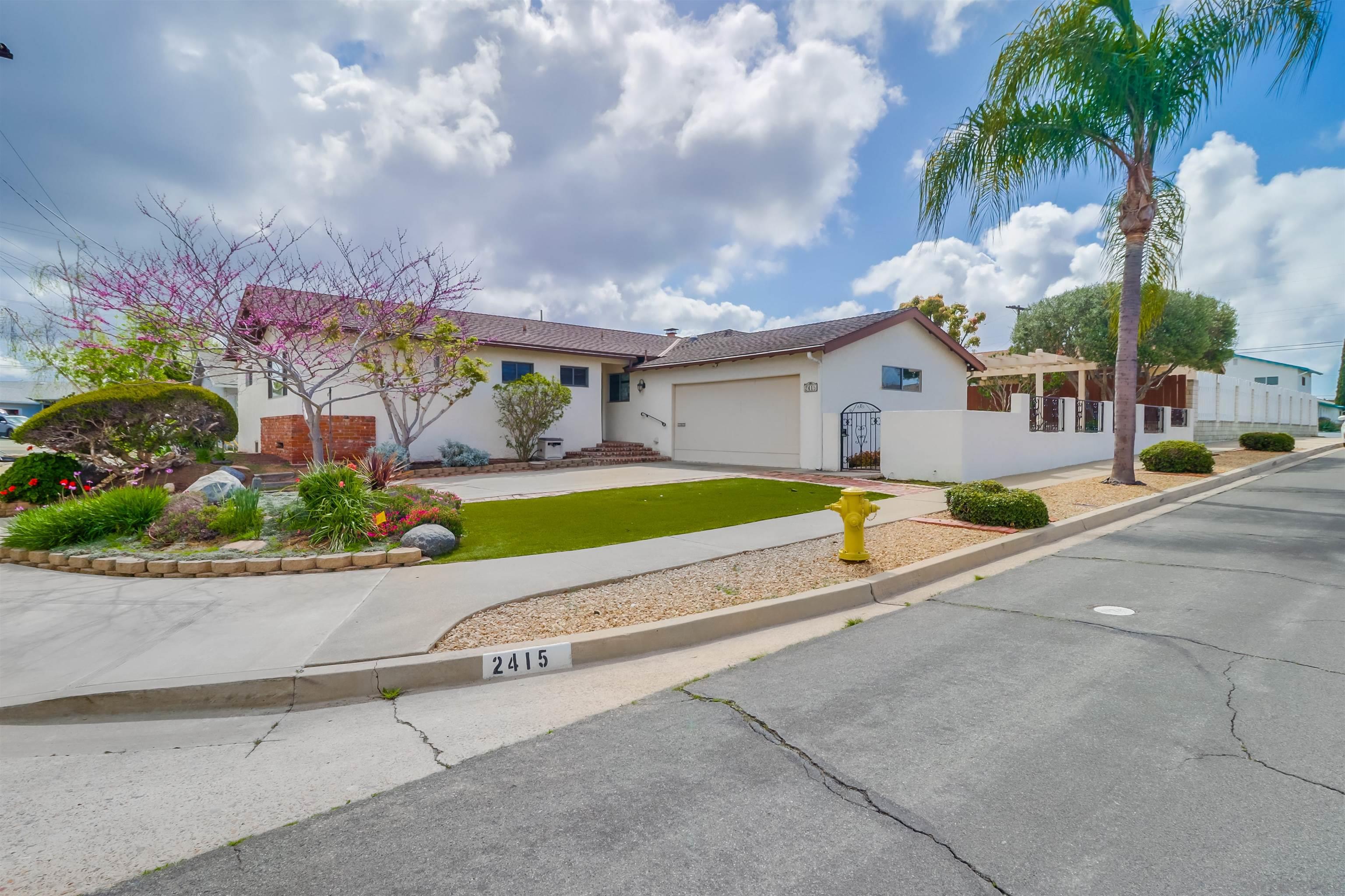 Detail Gallery Image 1 of 1 For 2415  Galahad Rd., San Diego,  CA 92123 - 3 Beds | 2 Baths