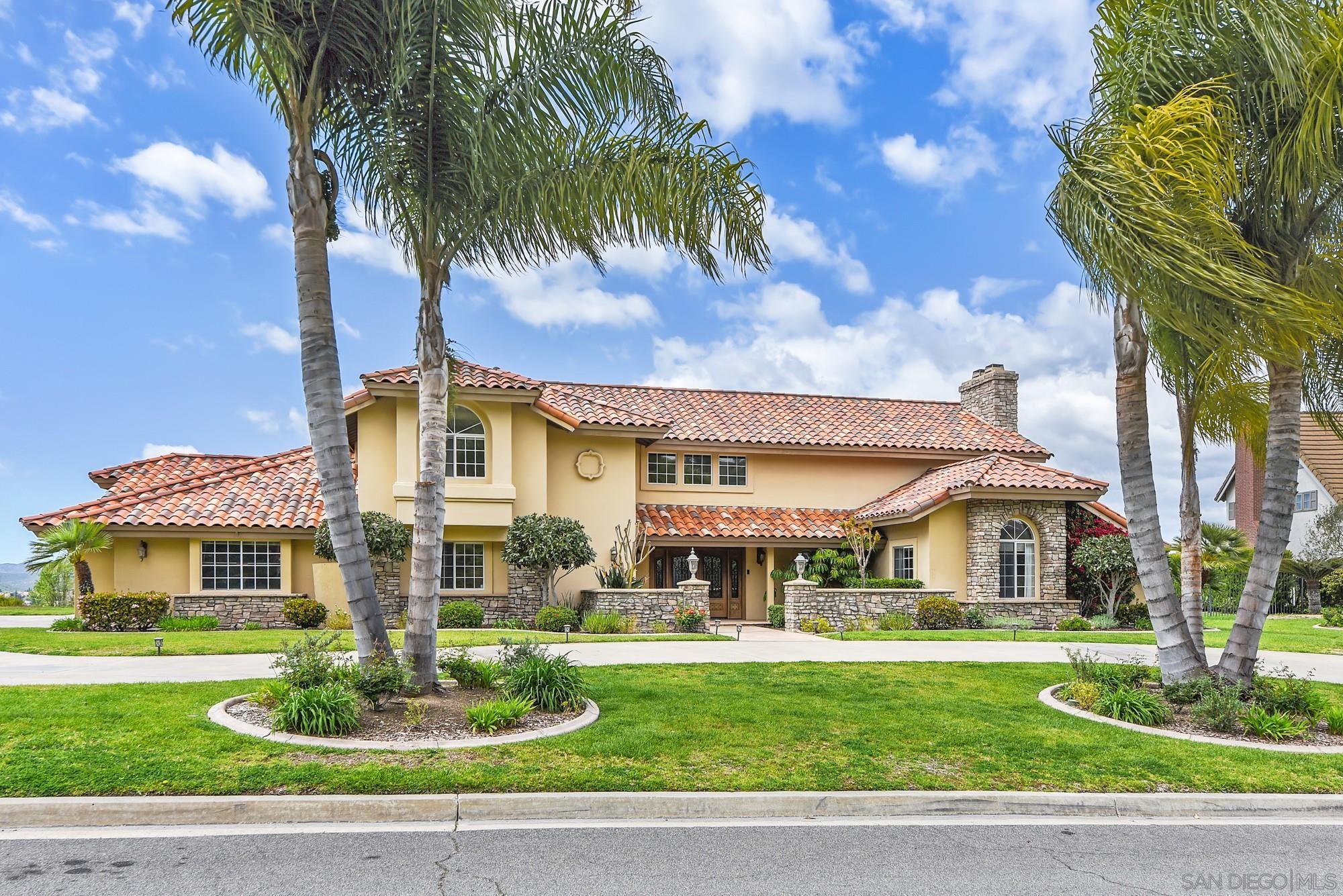 Detail Gallery Image 1 of 1 For 13000  Lomas Verdes Dr, Poway,  CA 92064 - 5 Beds | 4/1 Baths