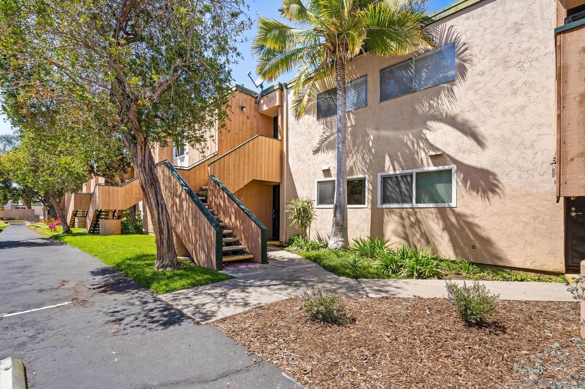 Detail Gallery Image 1 of 1 For 8765  Lake Murray Blvd  #4,  San Diego,  CA 92119 - 2 Beds | 2 Baths